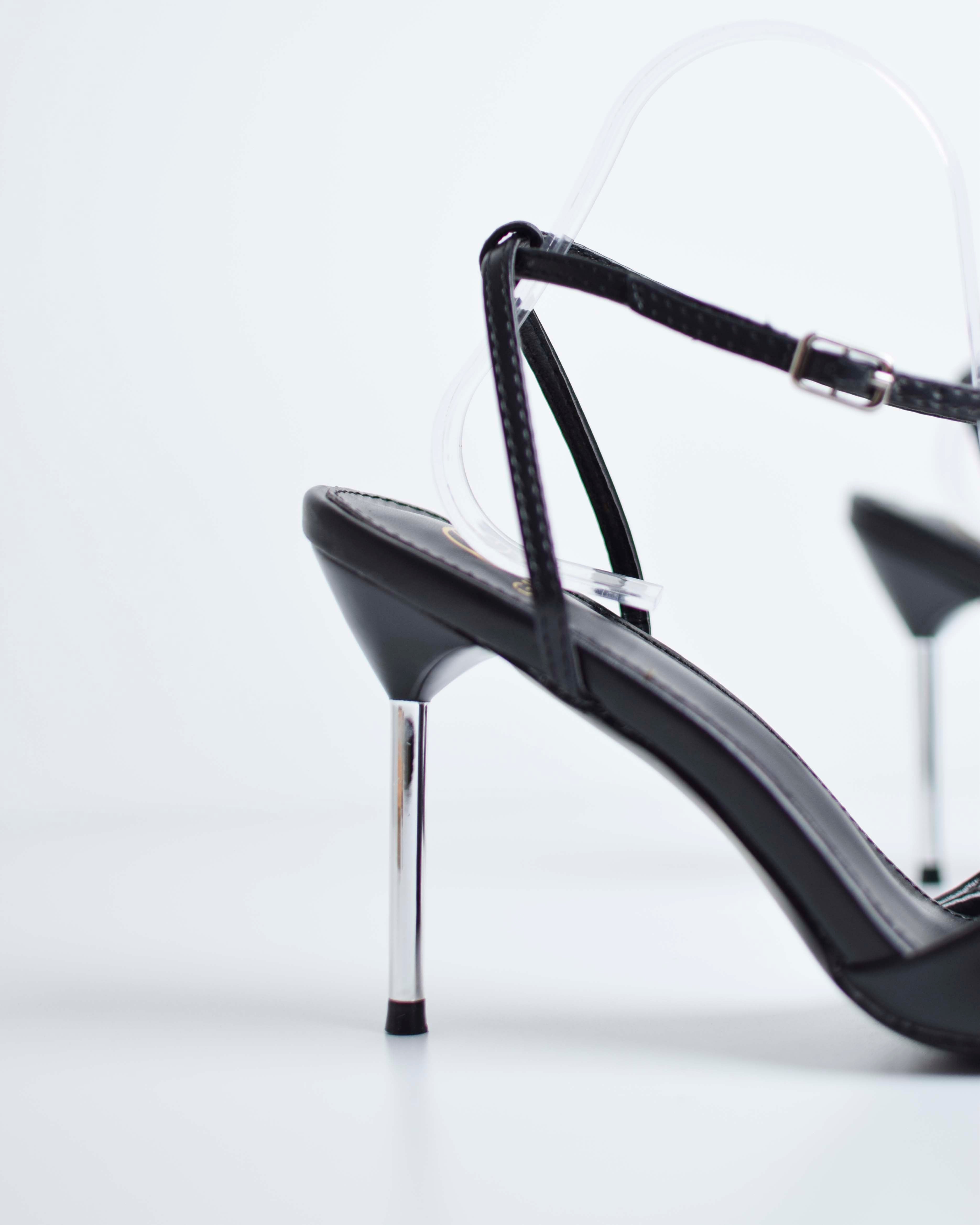 Sandalo Con Tacco E Cinturino