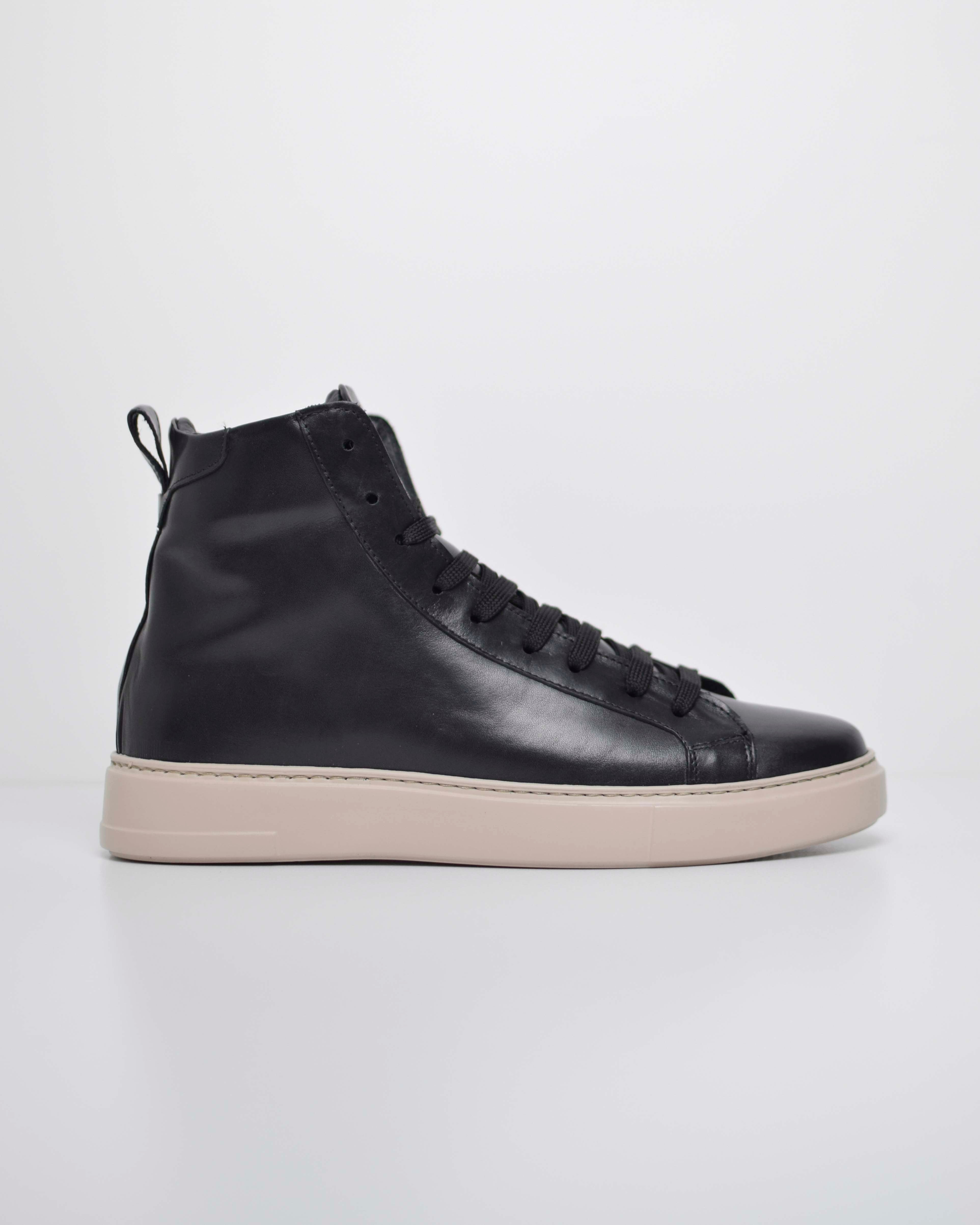 Leather engineer with track sole