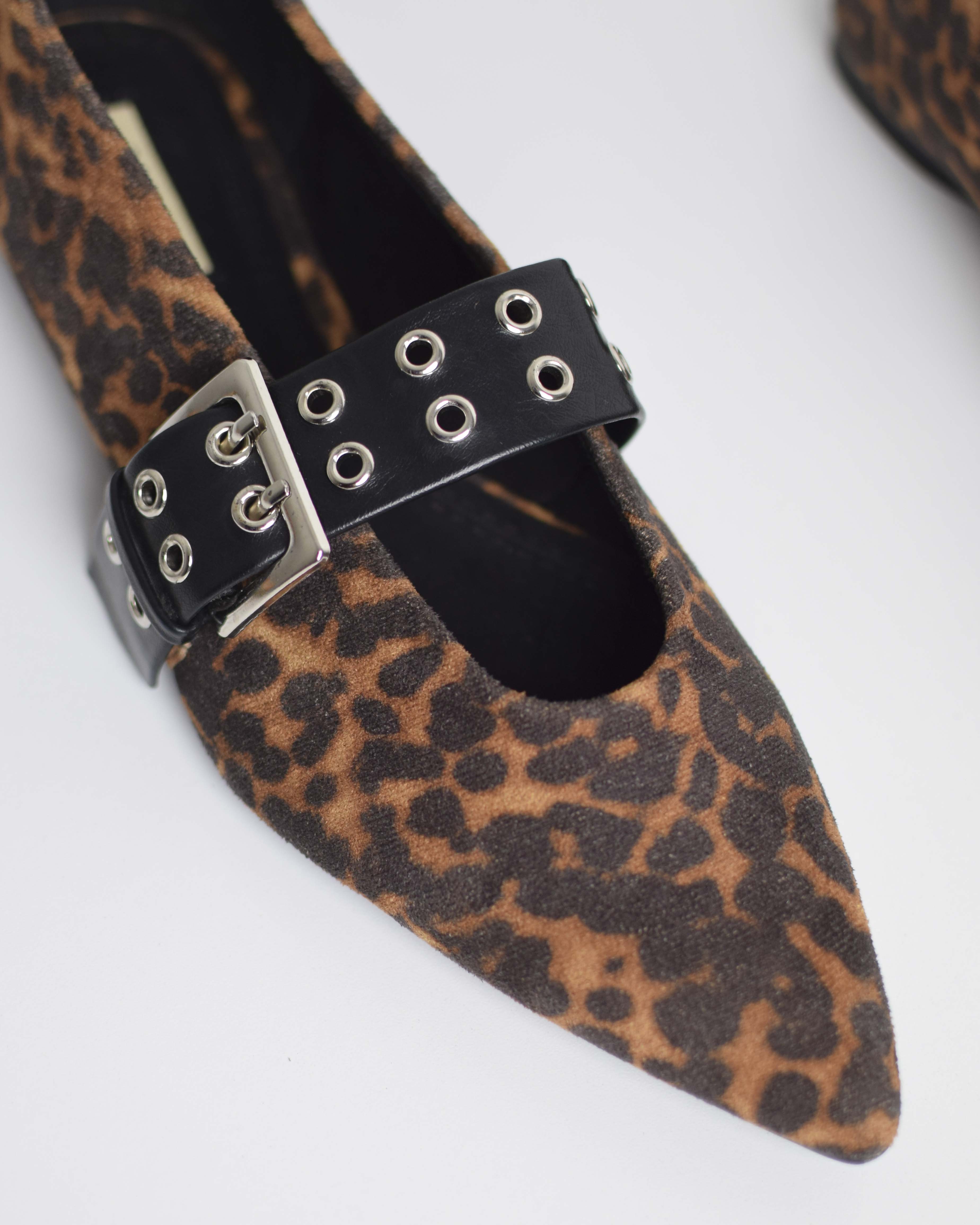 Ballerina Leopardata Con Borchie