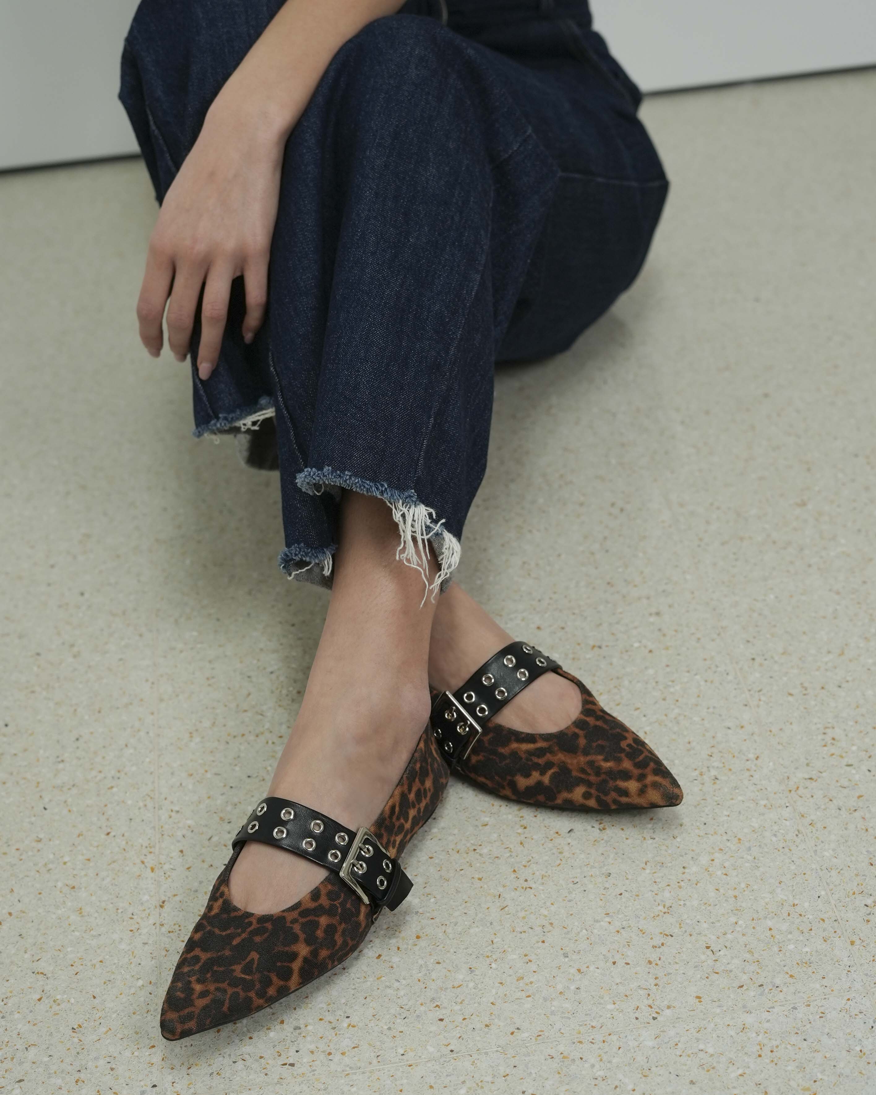 Ballerina Leopardata Con Borchie