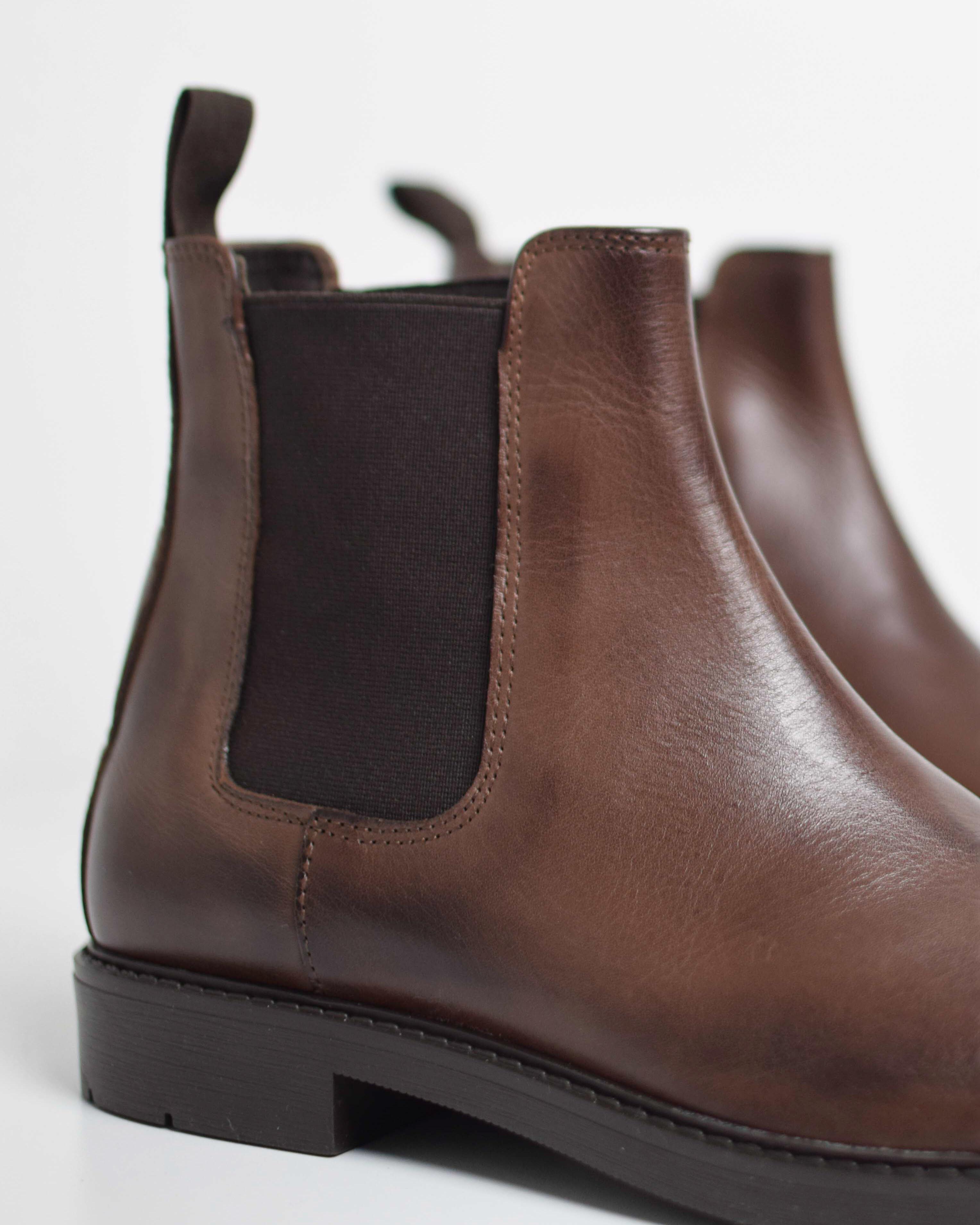 Stivaletto elastico chelsea in pelle