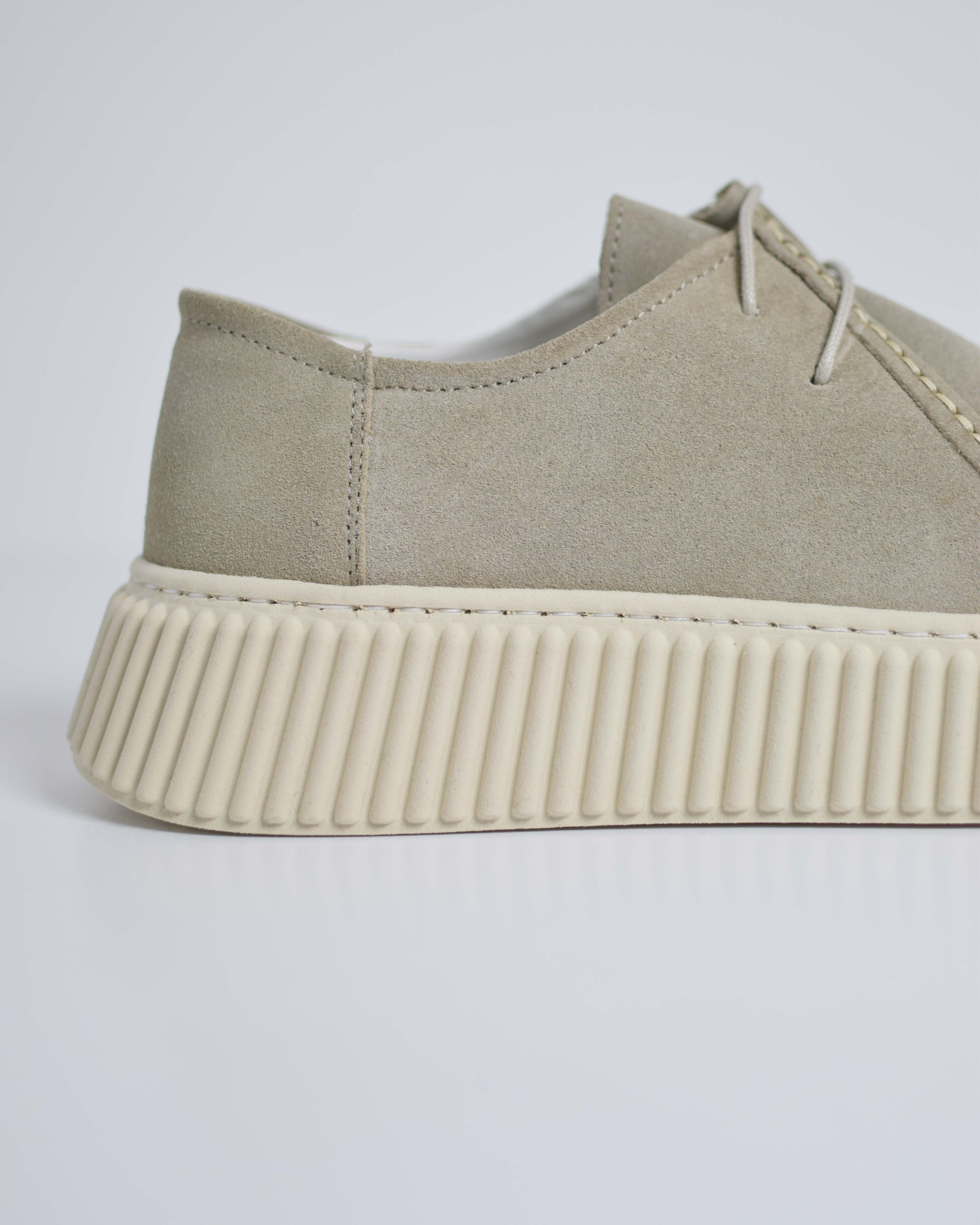 Sneakers in pelle scamosciata