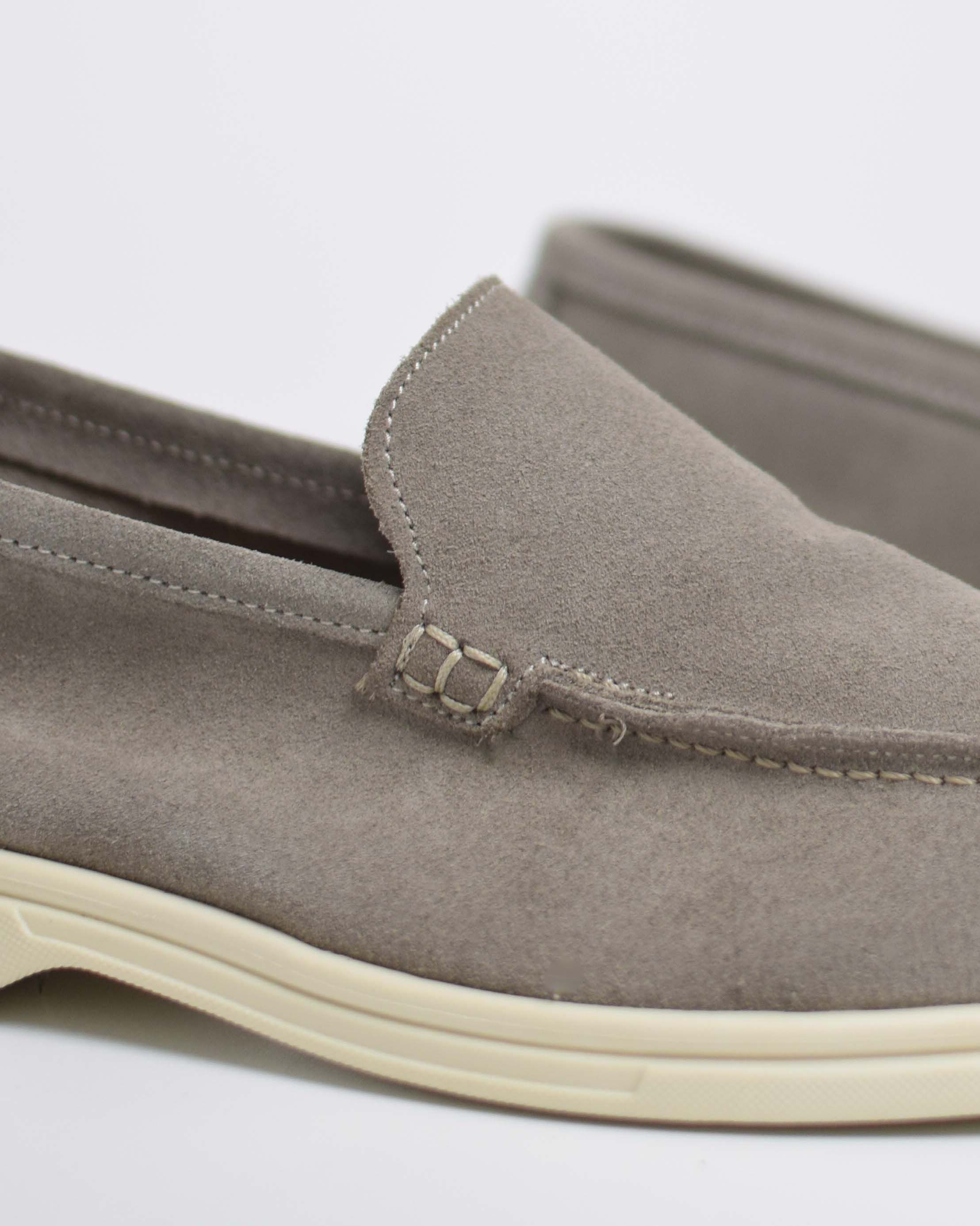 Smooth suede moccasin