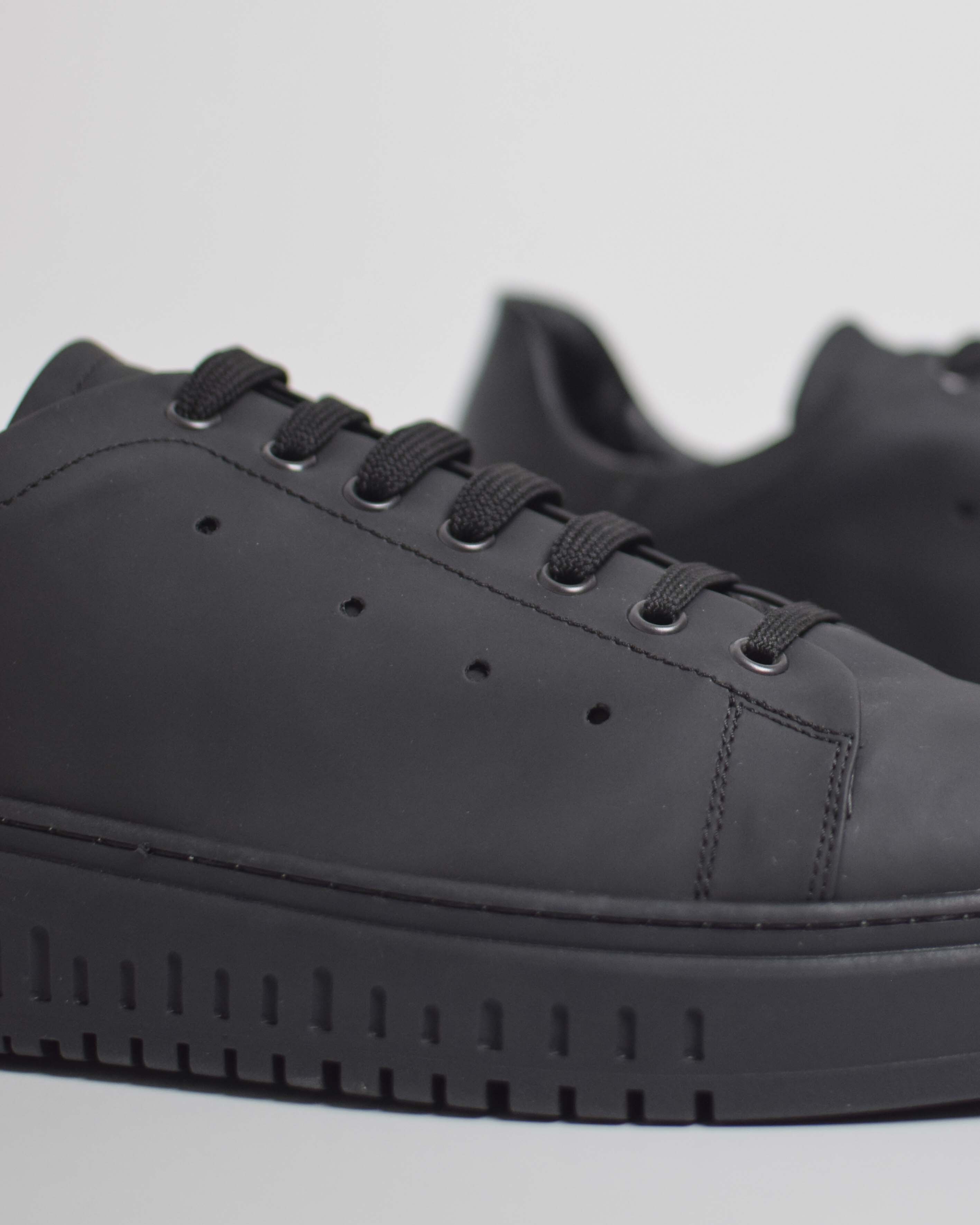 Sneakers in tessuto gommato