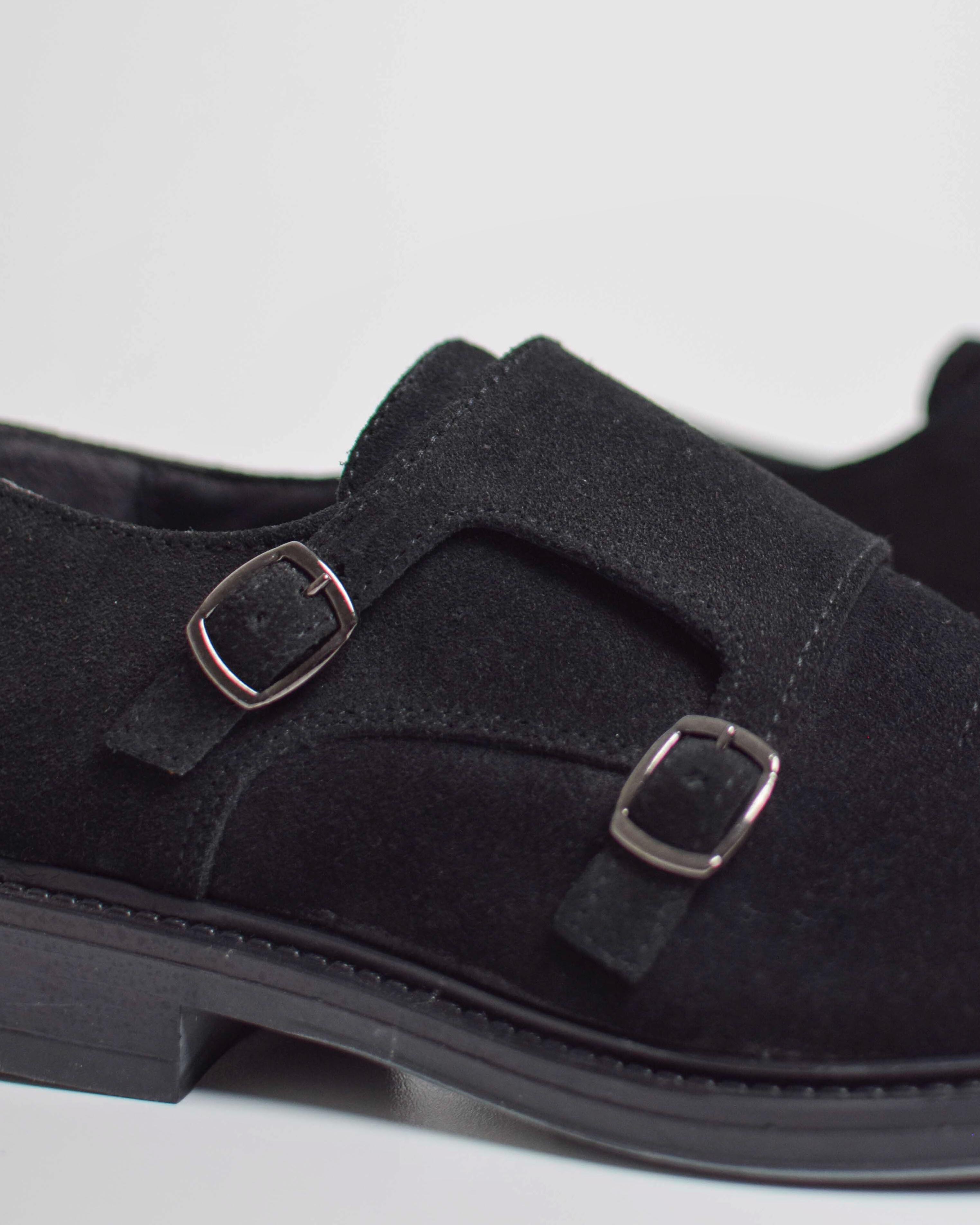 Double Buckle in Suede