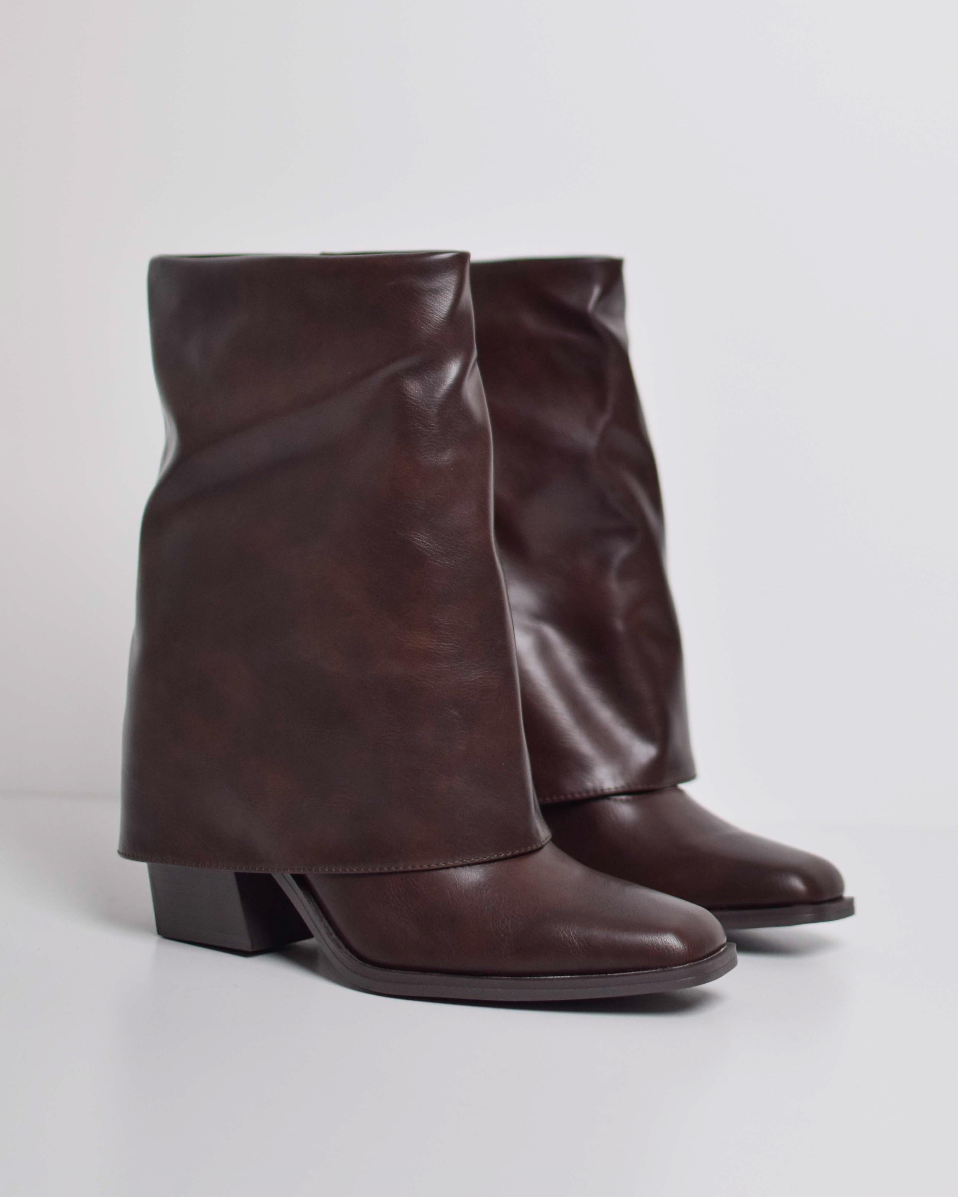 Stivaletti risvolto con tacco