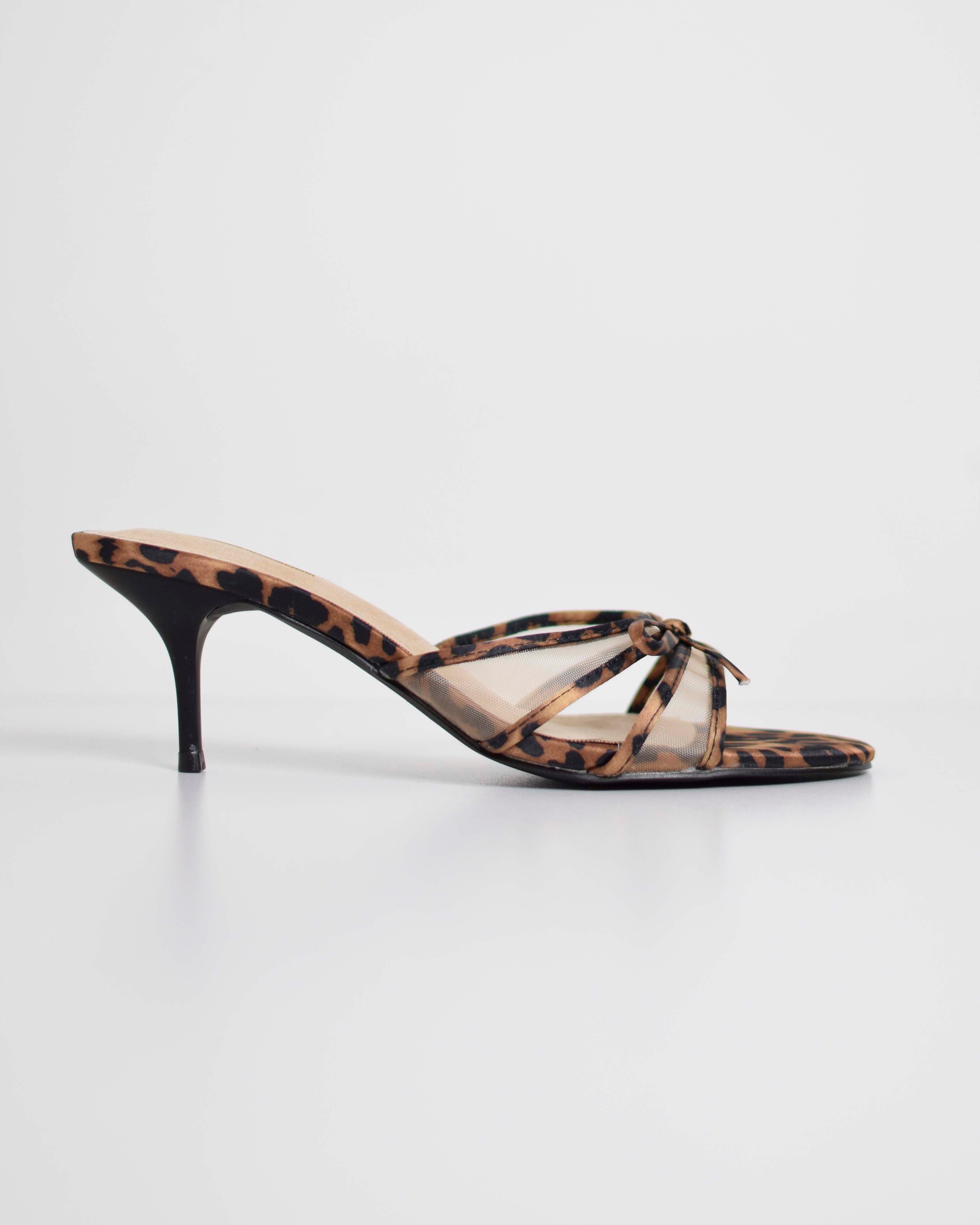 Sandalo Con Tacco E Fiocchetto