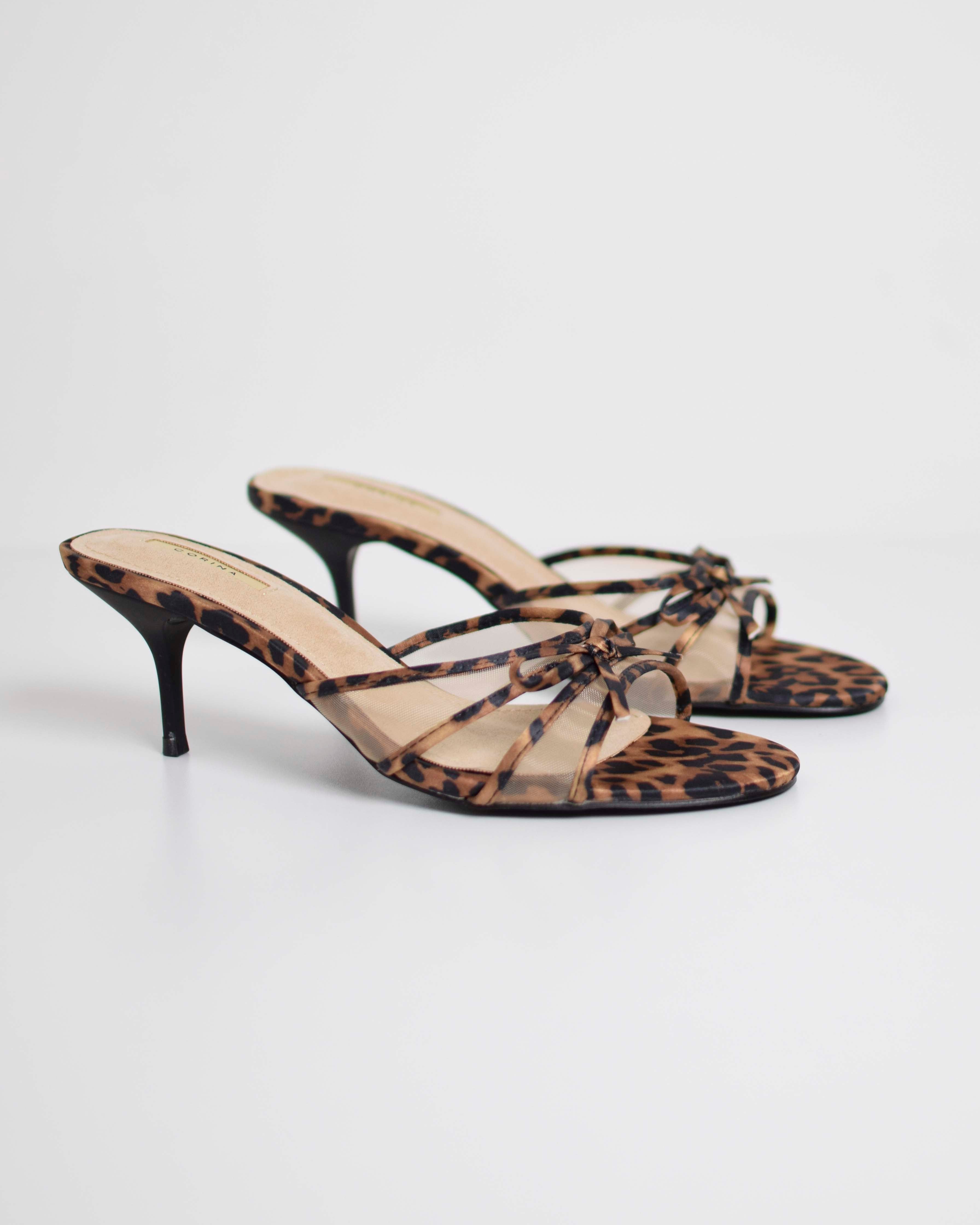 Sandalo Con Tacco E Fiocchetto