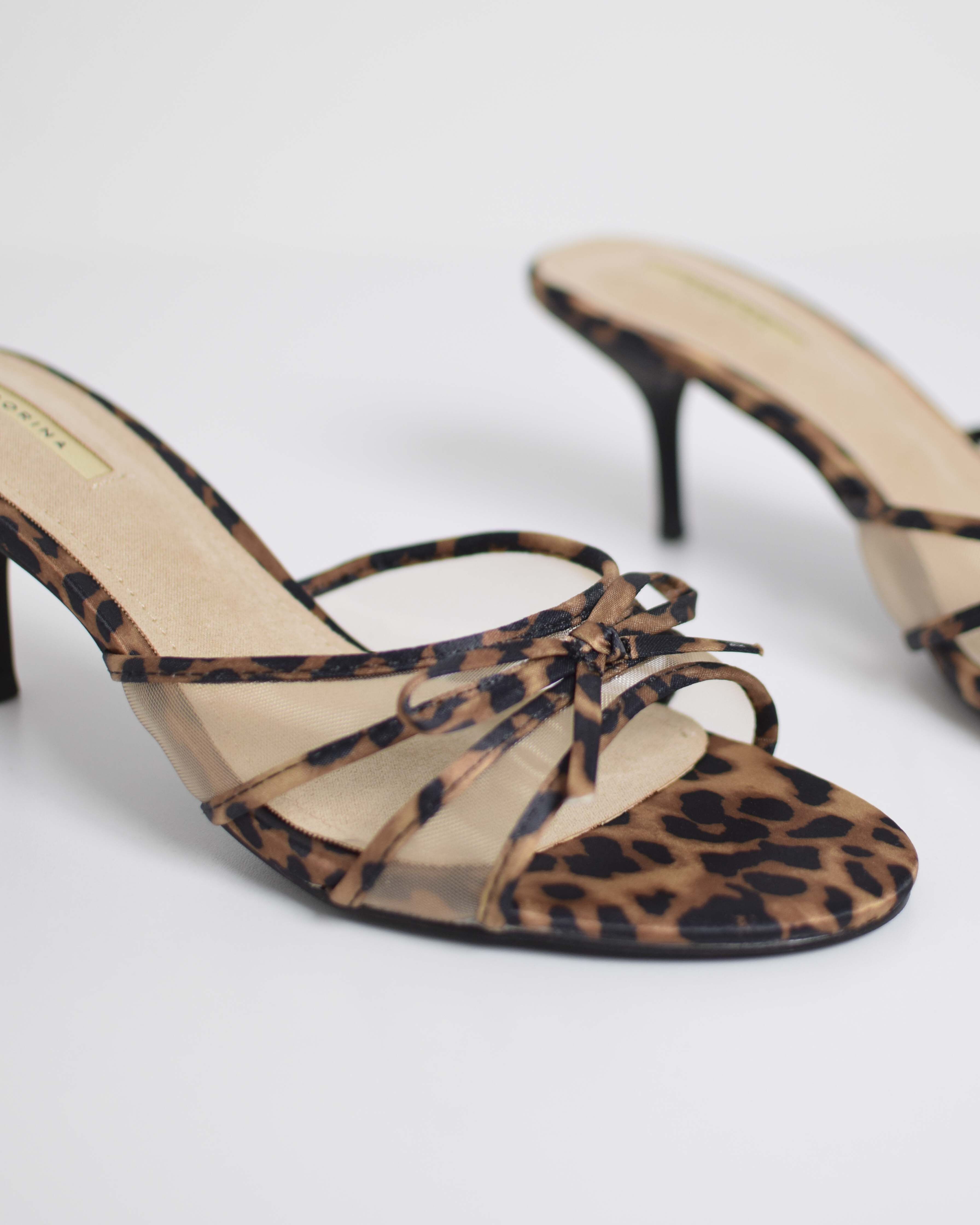 Sandalo Con Tacco E Fiocchetto