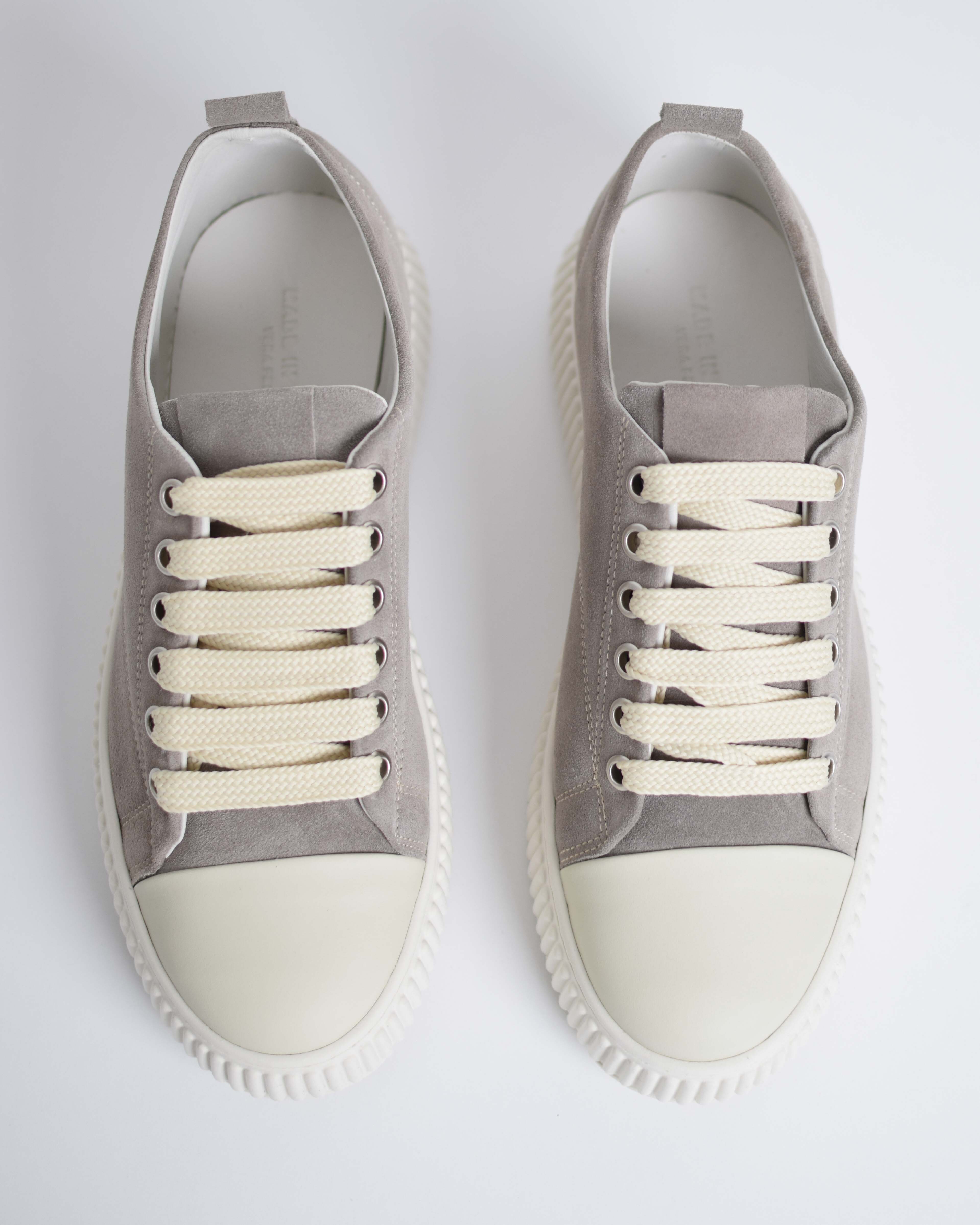 Sneakers Con Puntale