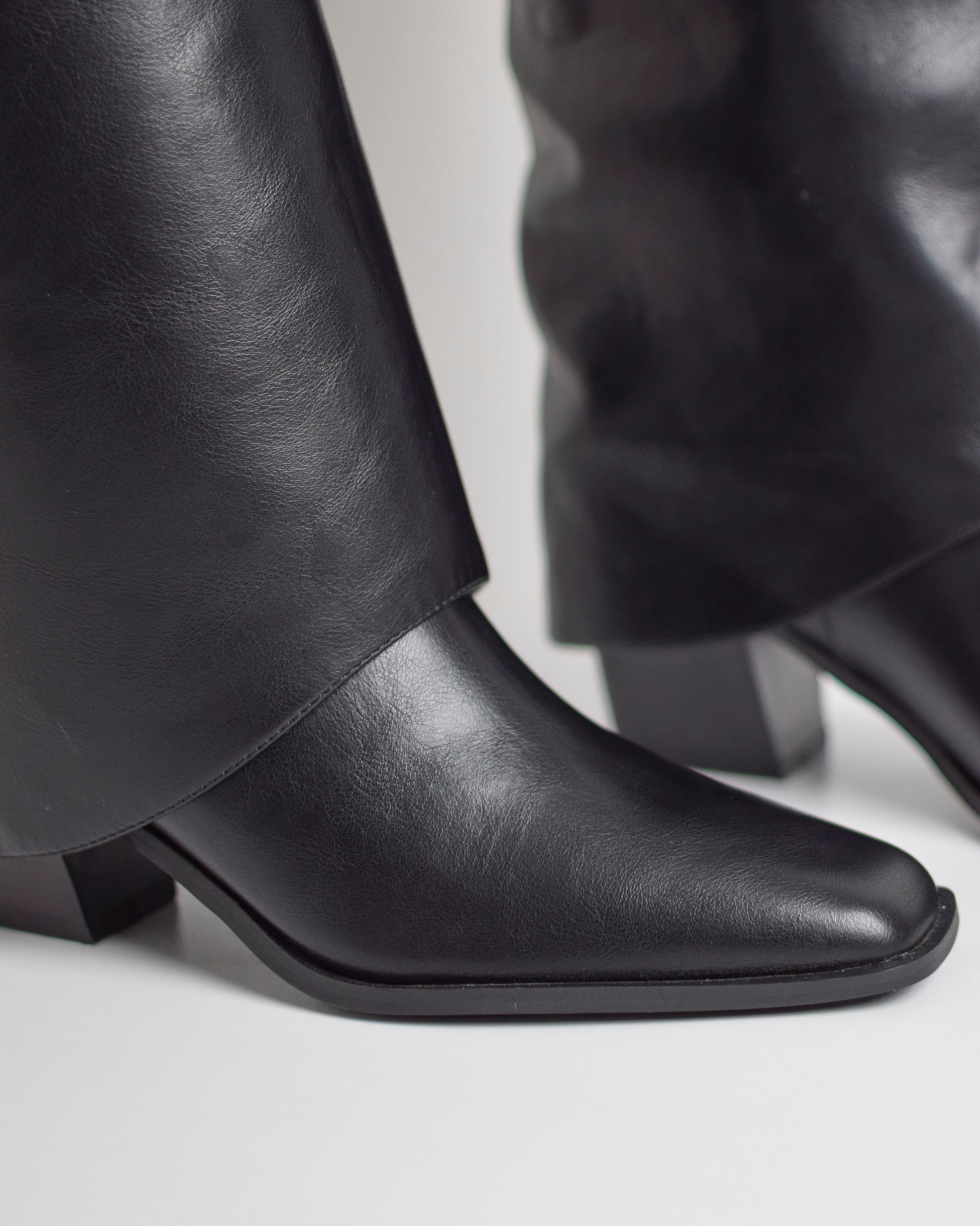 Stivale Con Risvolto