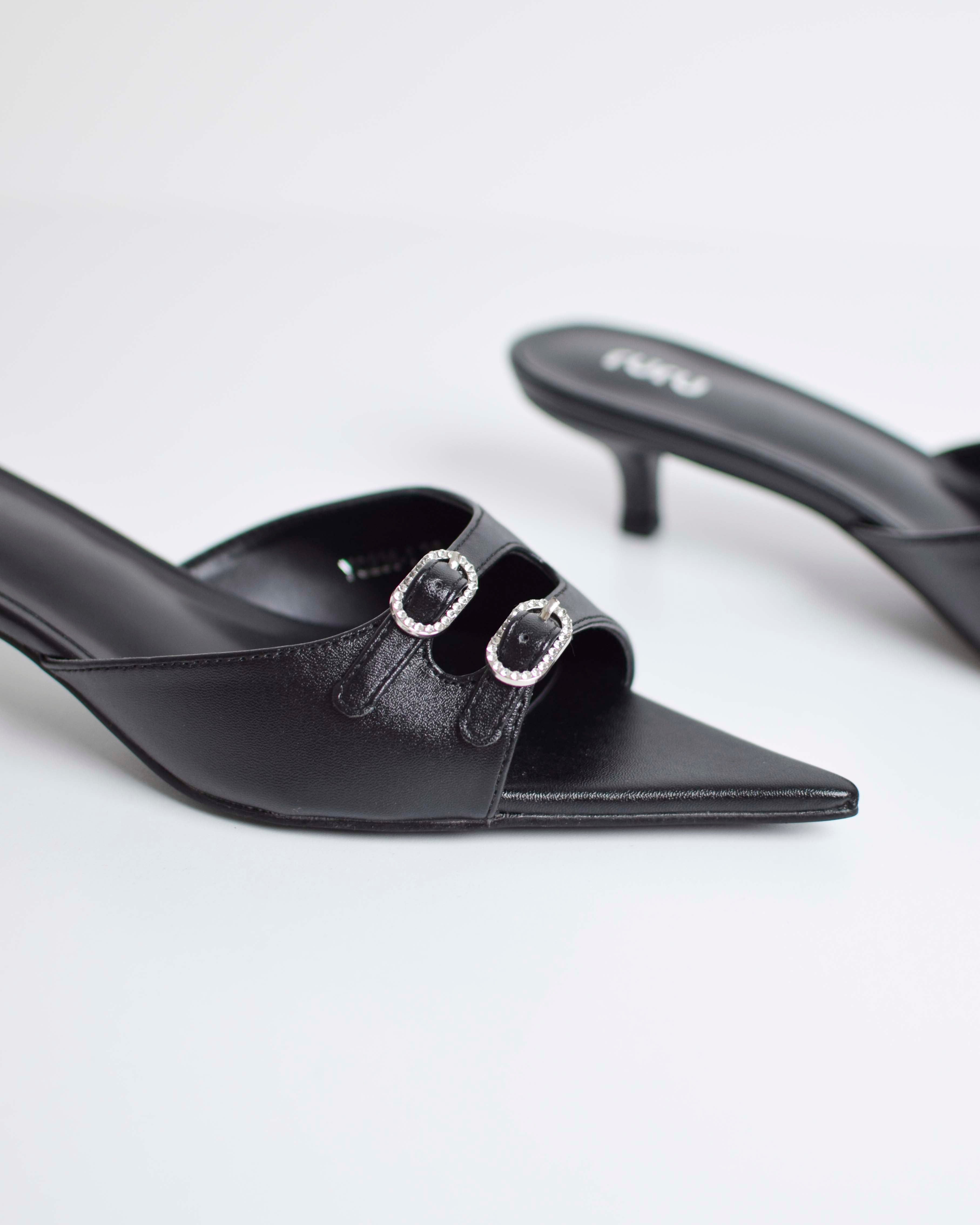 Sandalo A Punta Con Cinturini