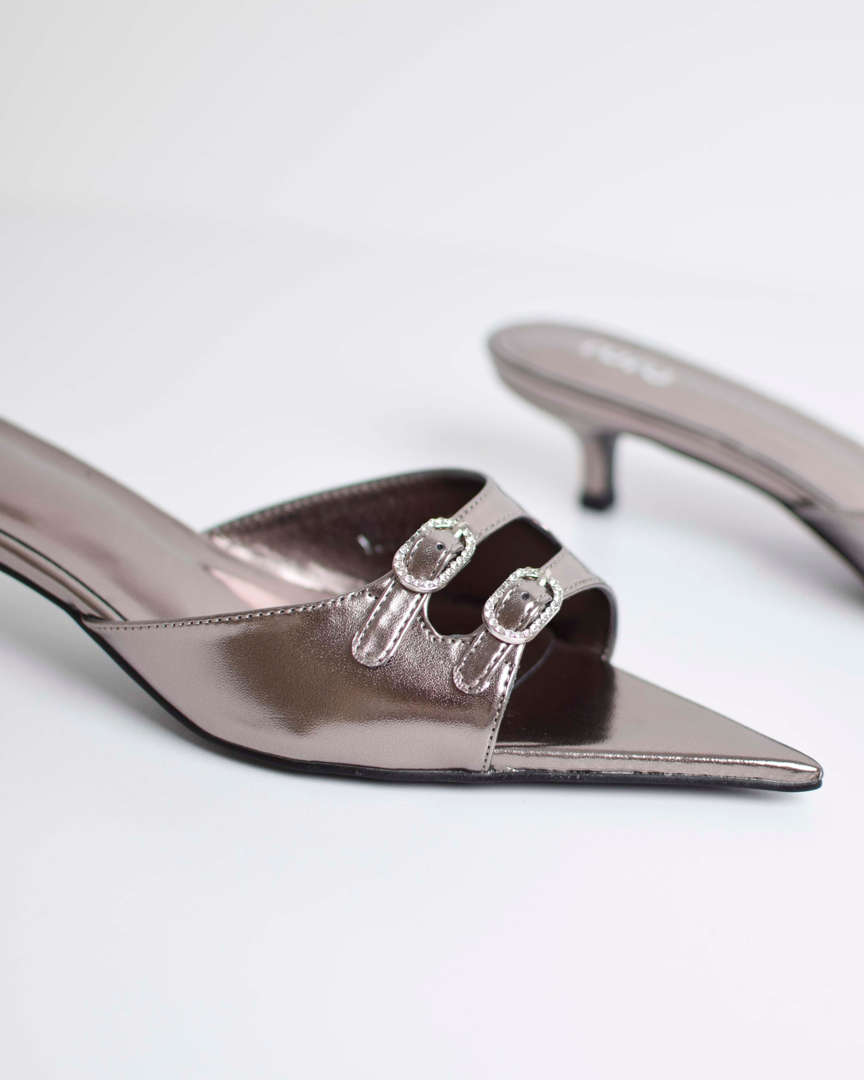 Sandalo A Punta Con Cinturini