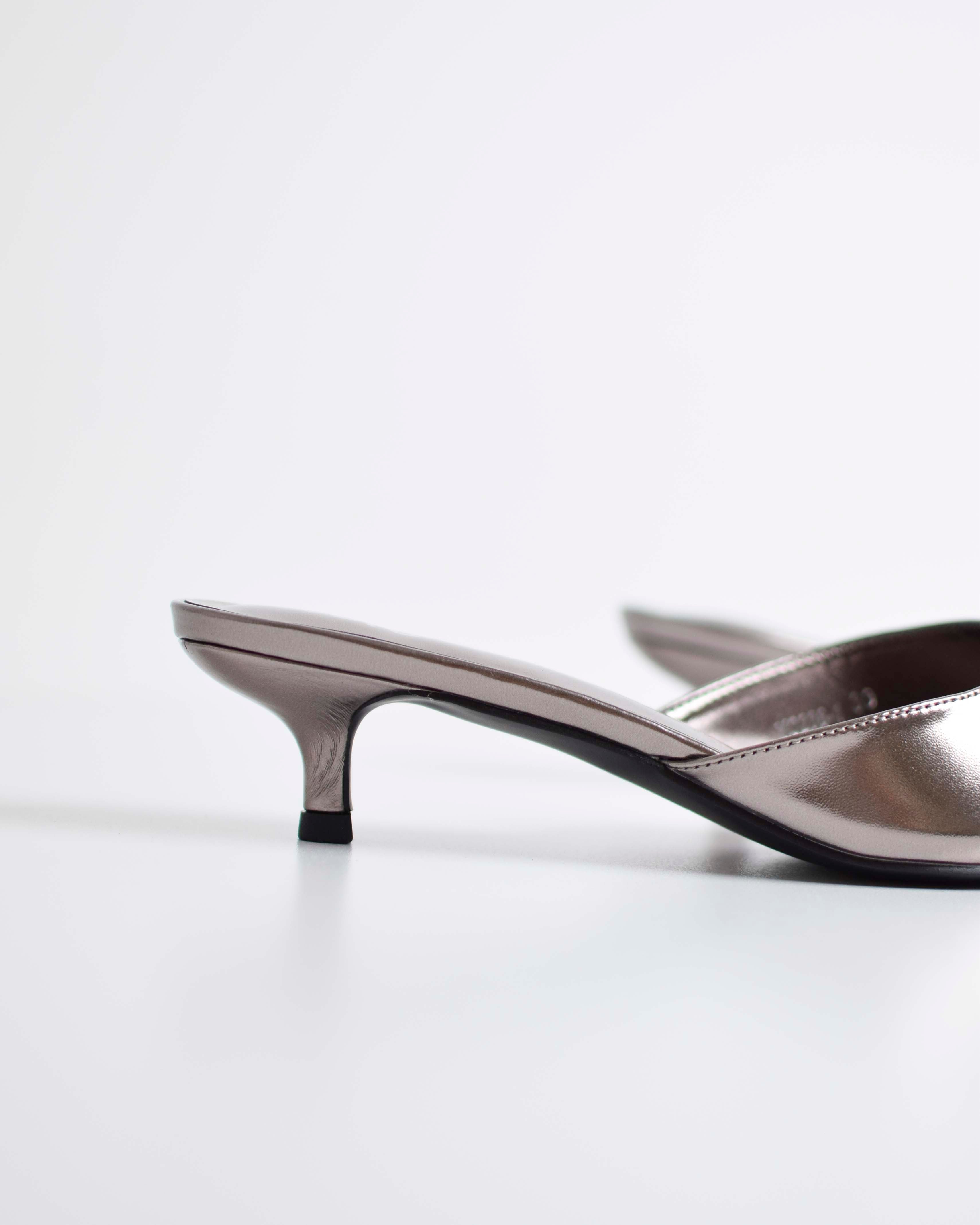 Sandalo A Punta Con Cinturini