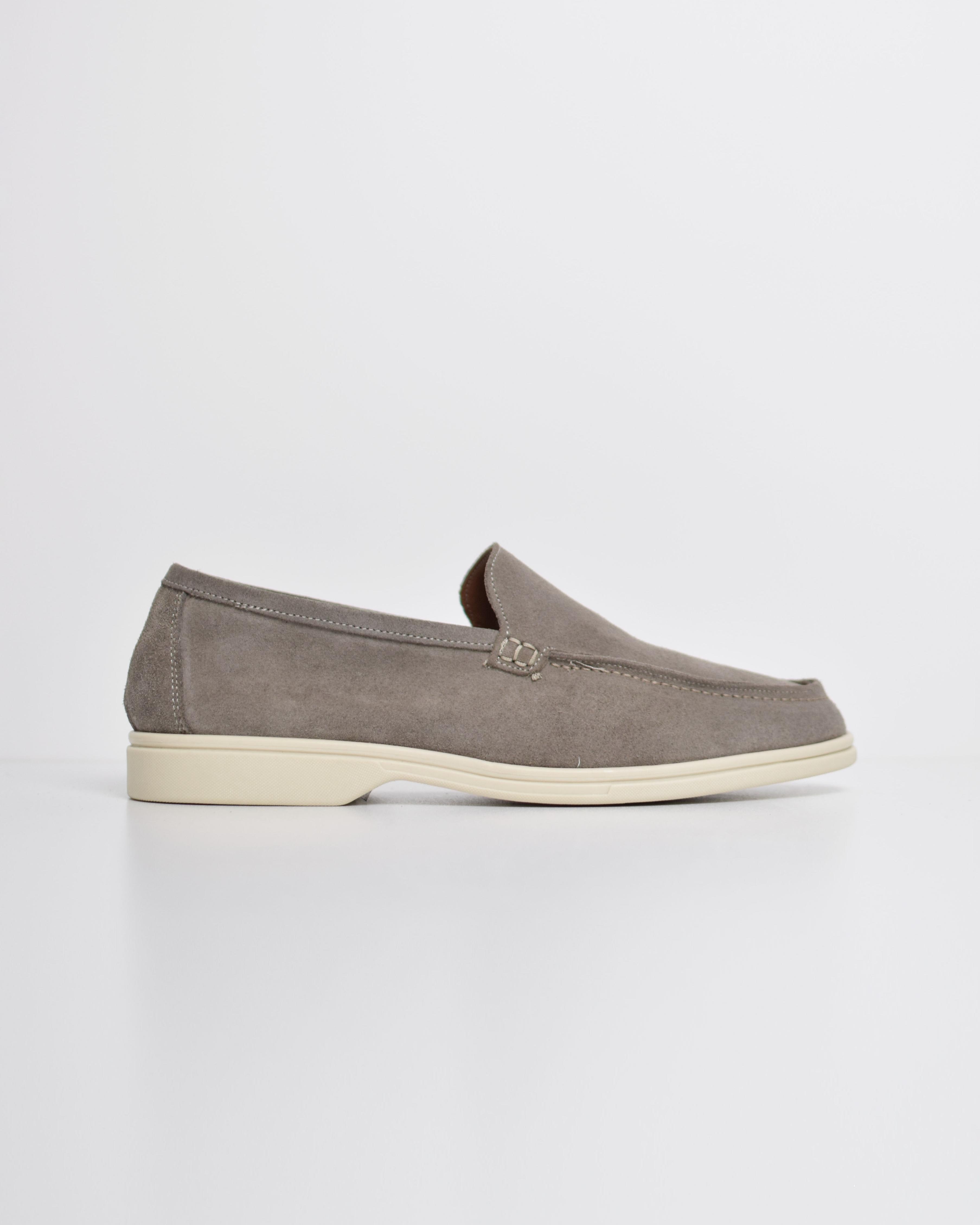 Smooth suede moccasin