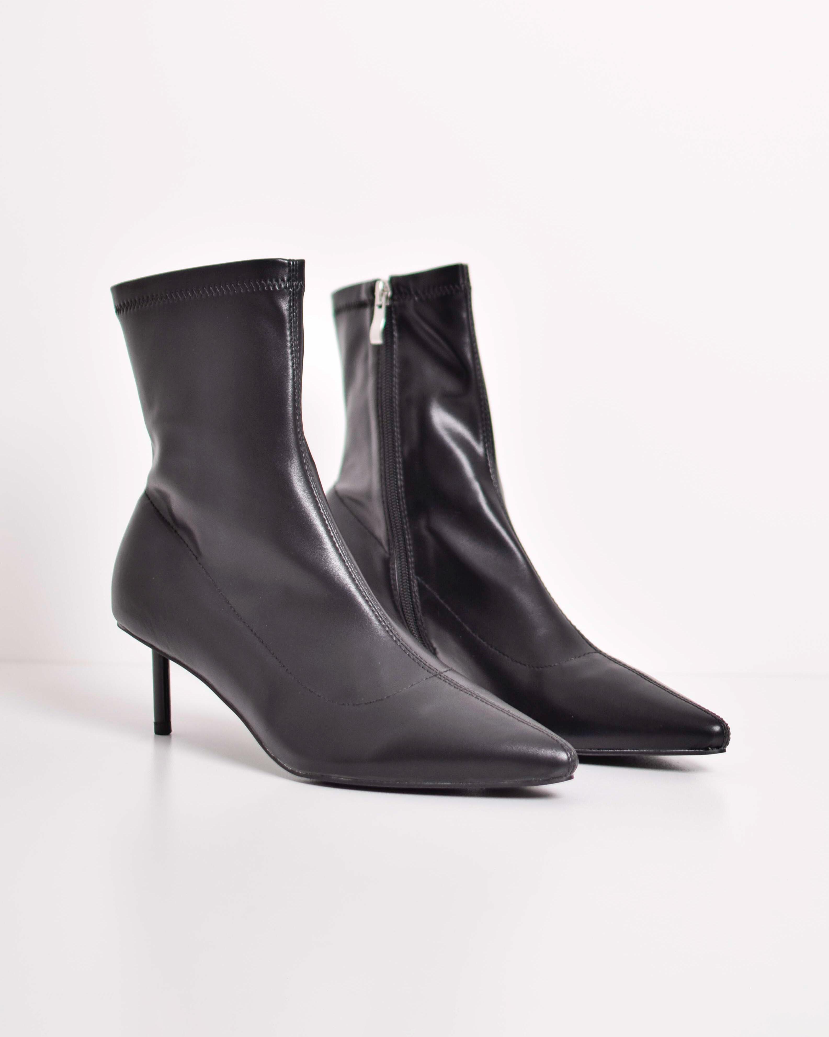 Stretch ankle boot with heel