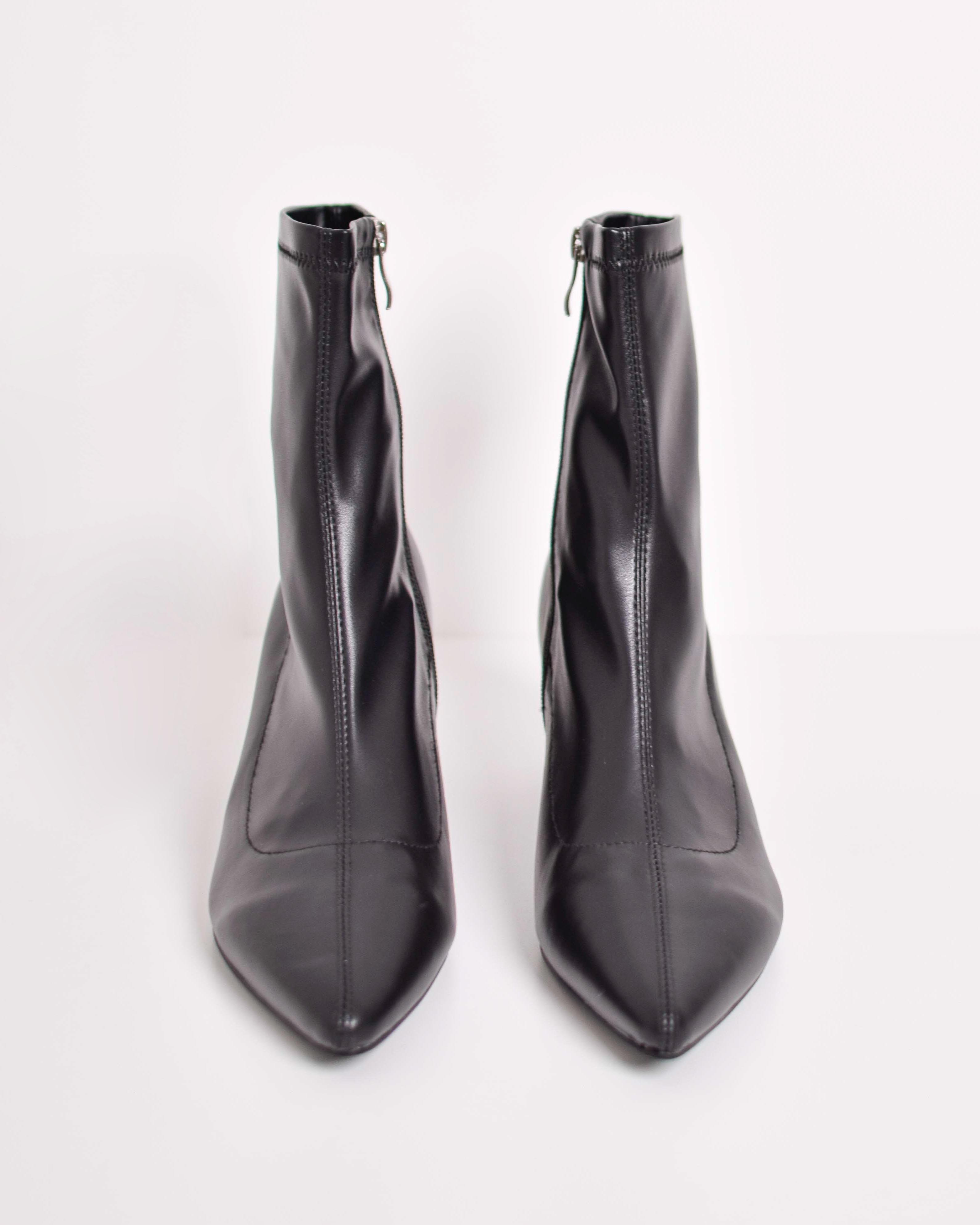 Stretch ankle boot with heel