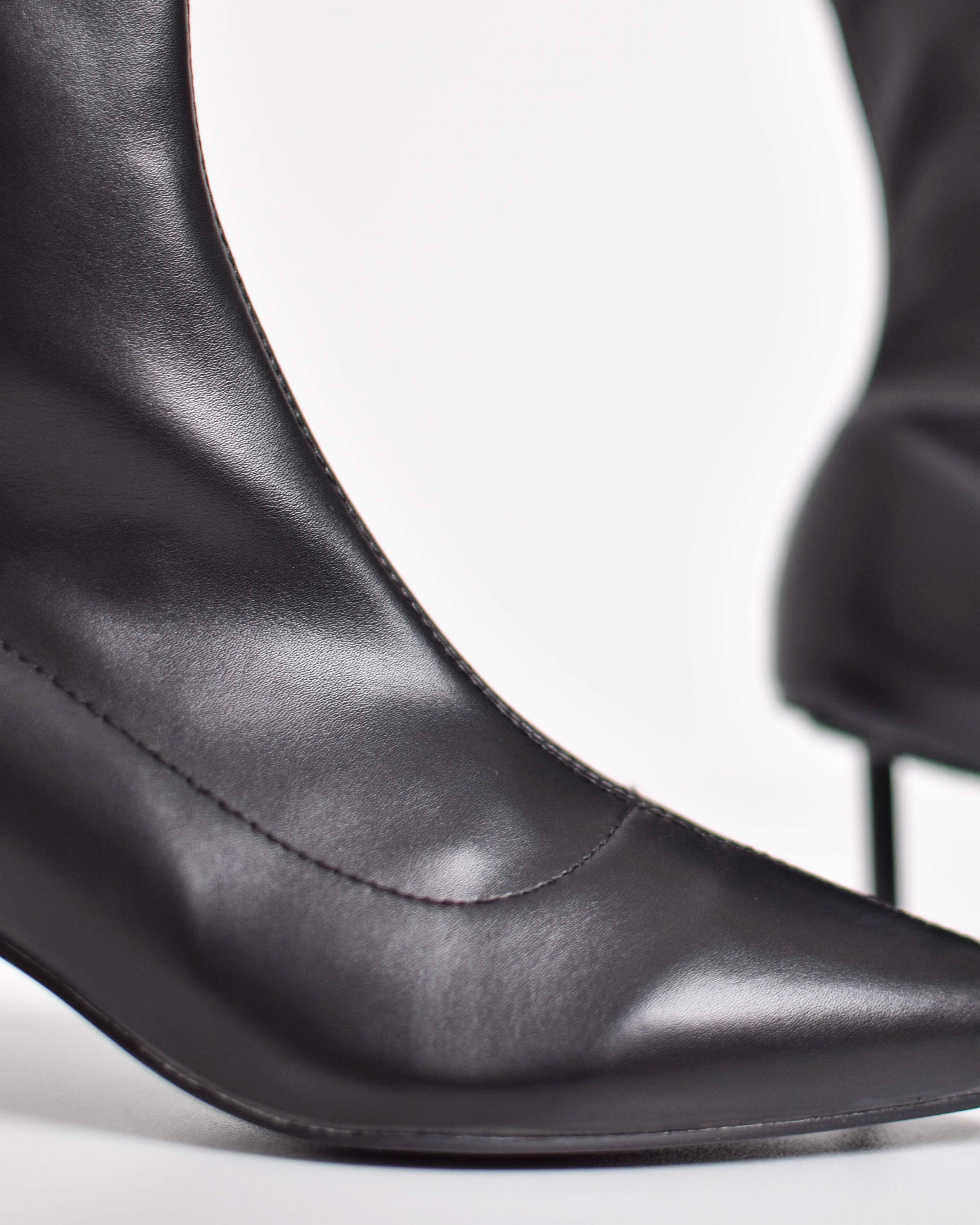 Stretch ankle boot with heel