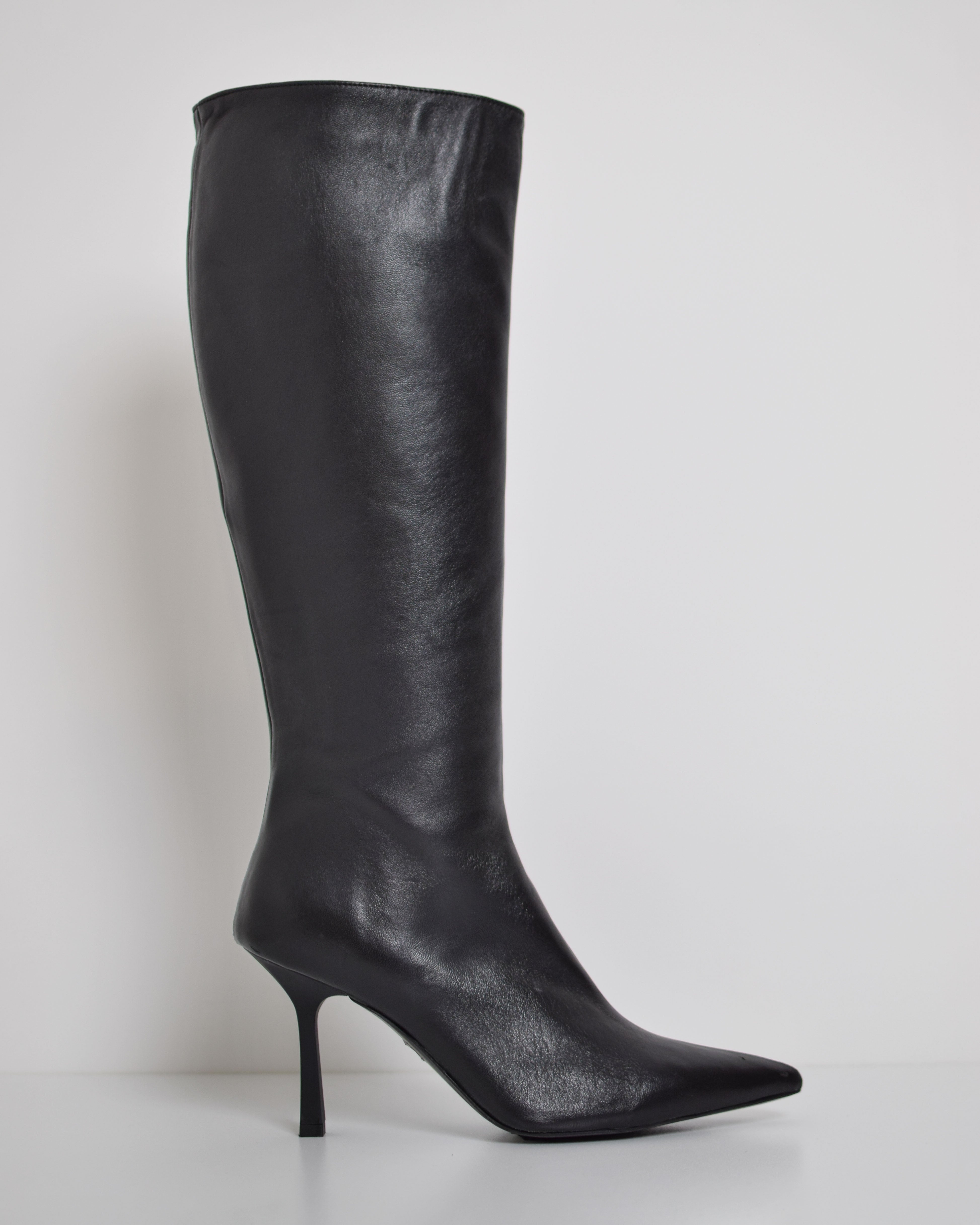 High heel leather boot