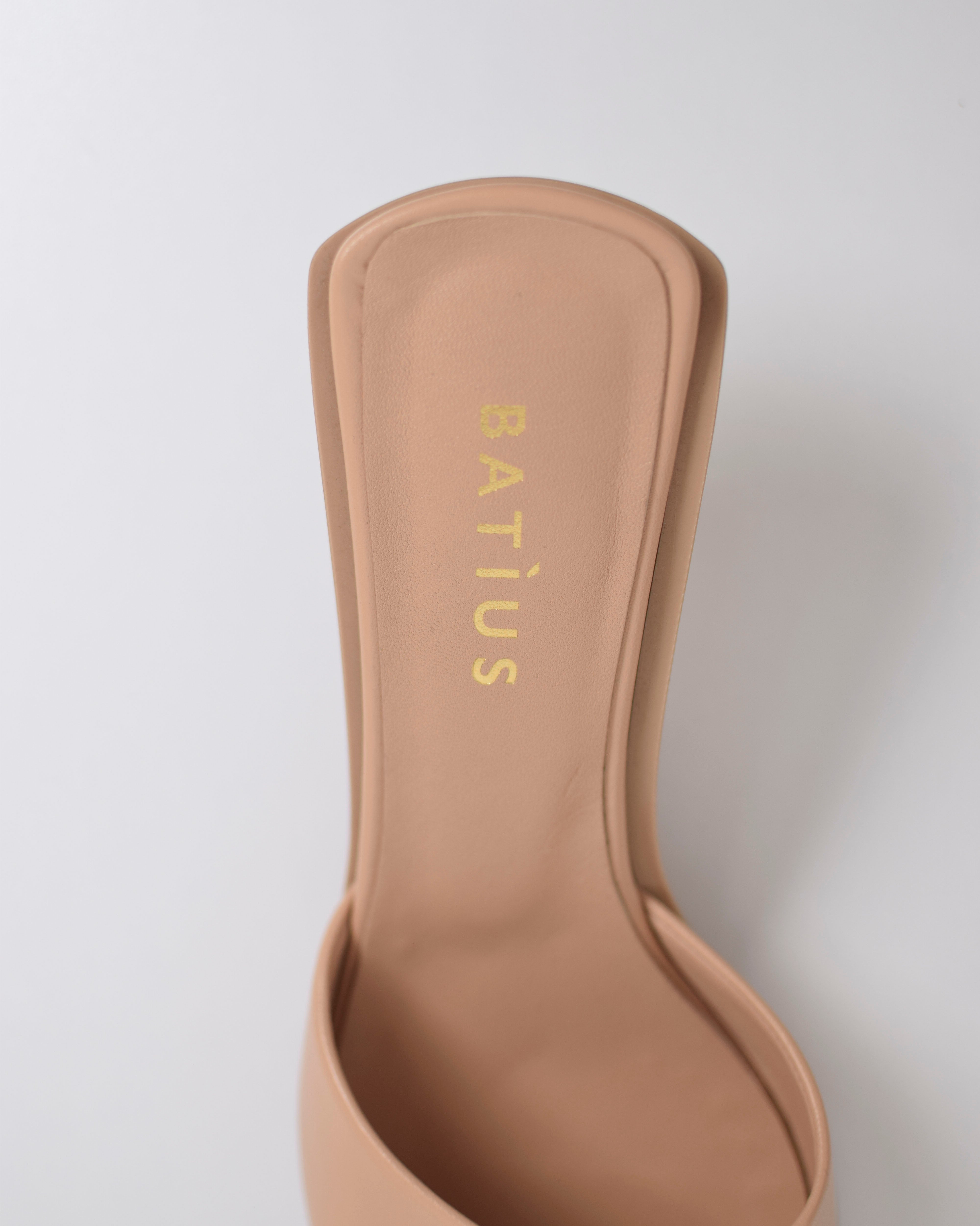 Sandalo con tacco in pelle