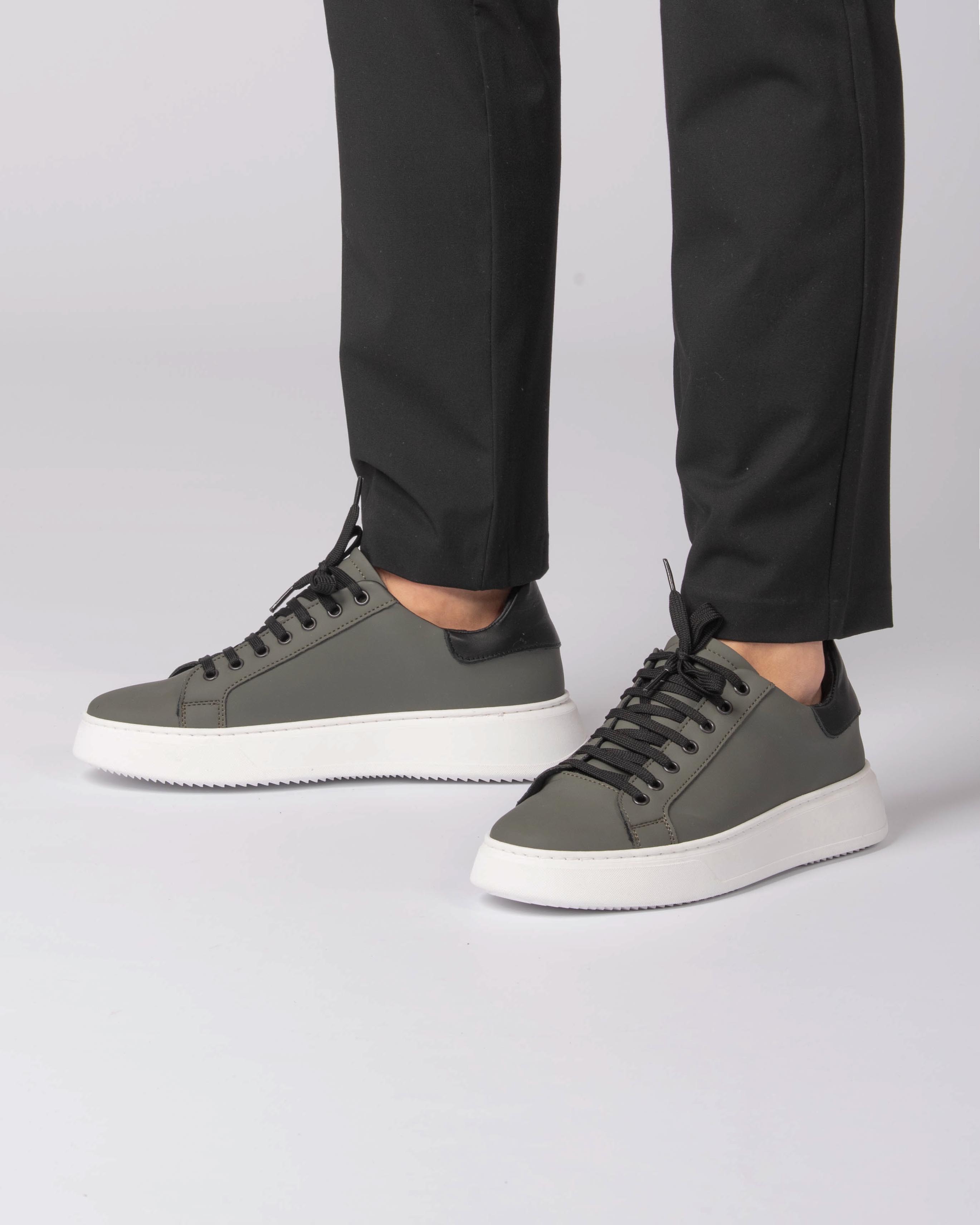 Sneakers in pelle