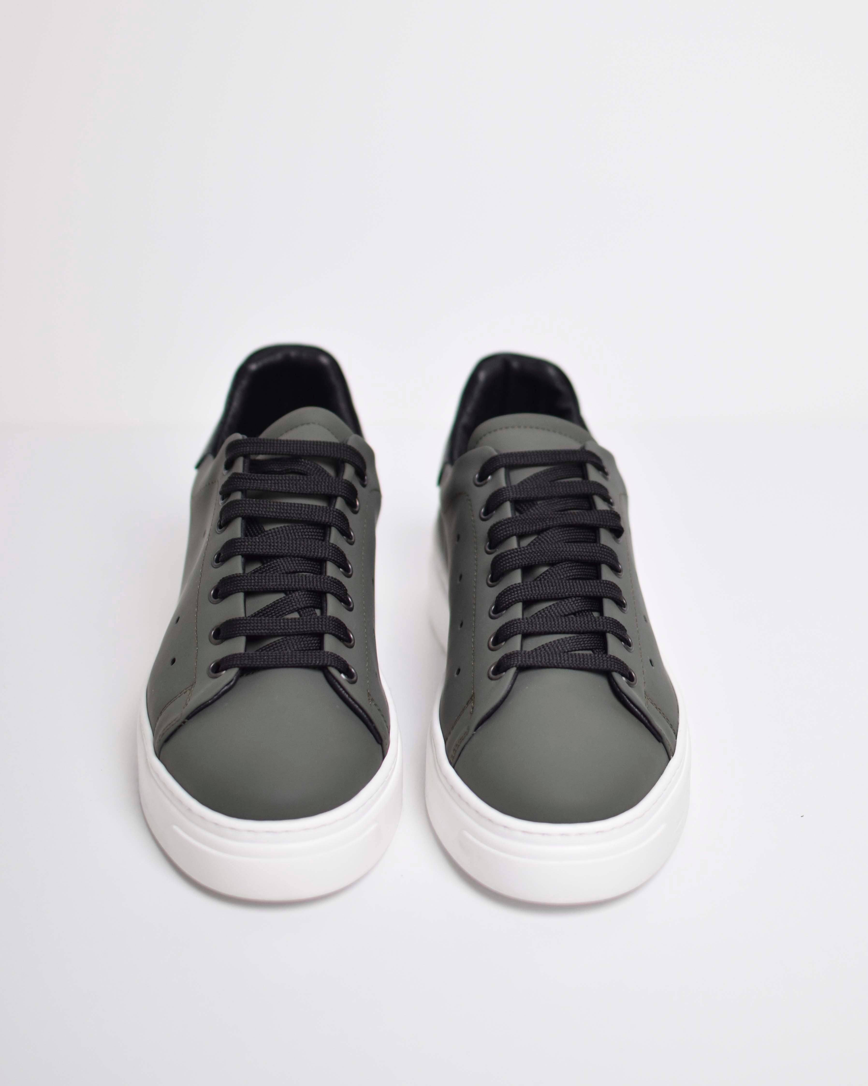 Sneakers in rubberized fabric