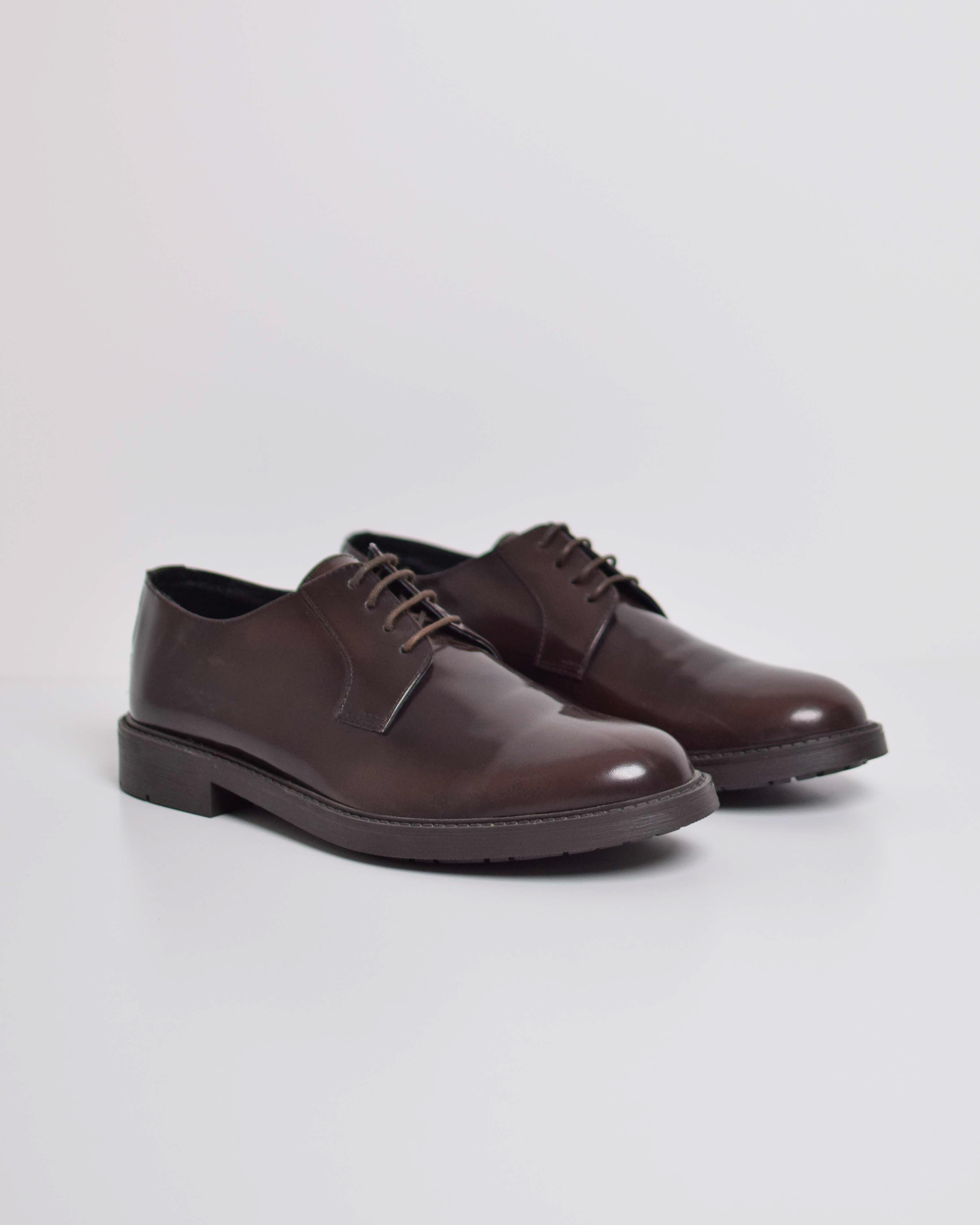 Stringate derby in pelle