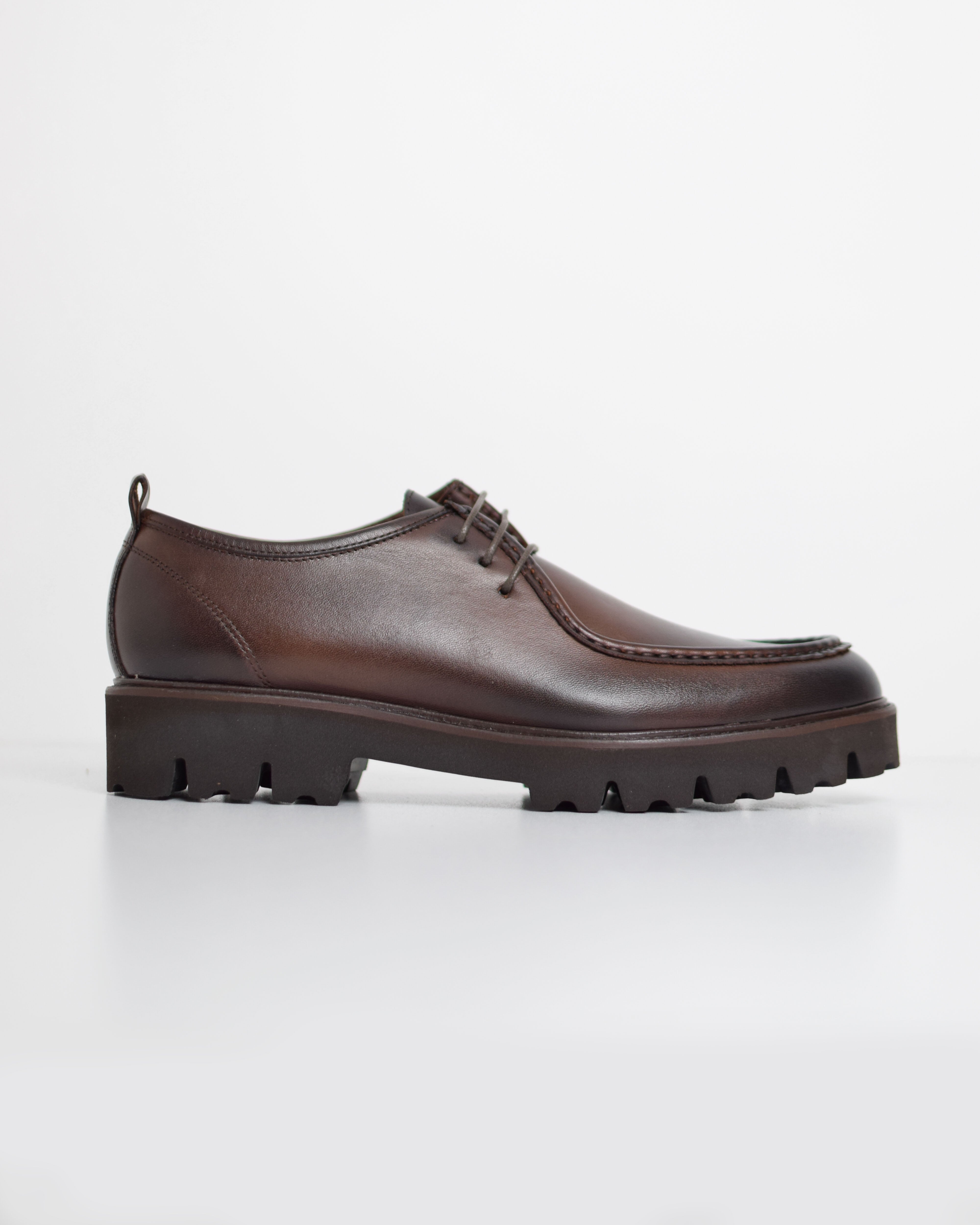 Leather engineer with track sole