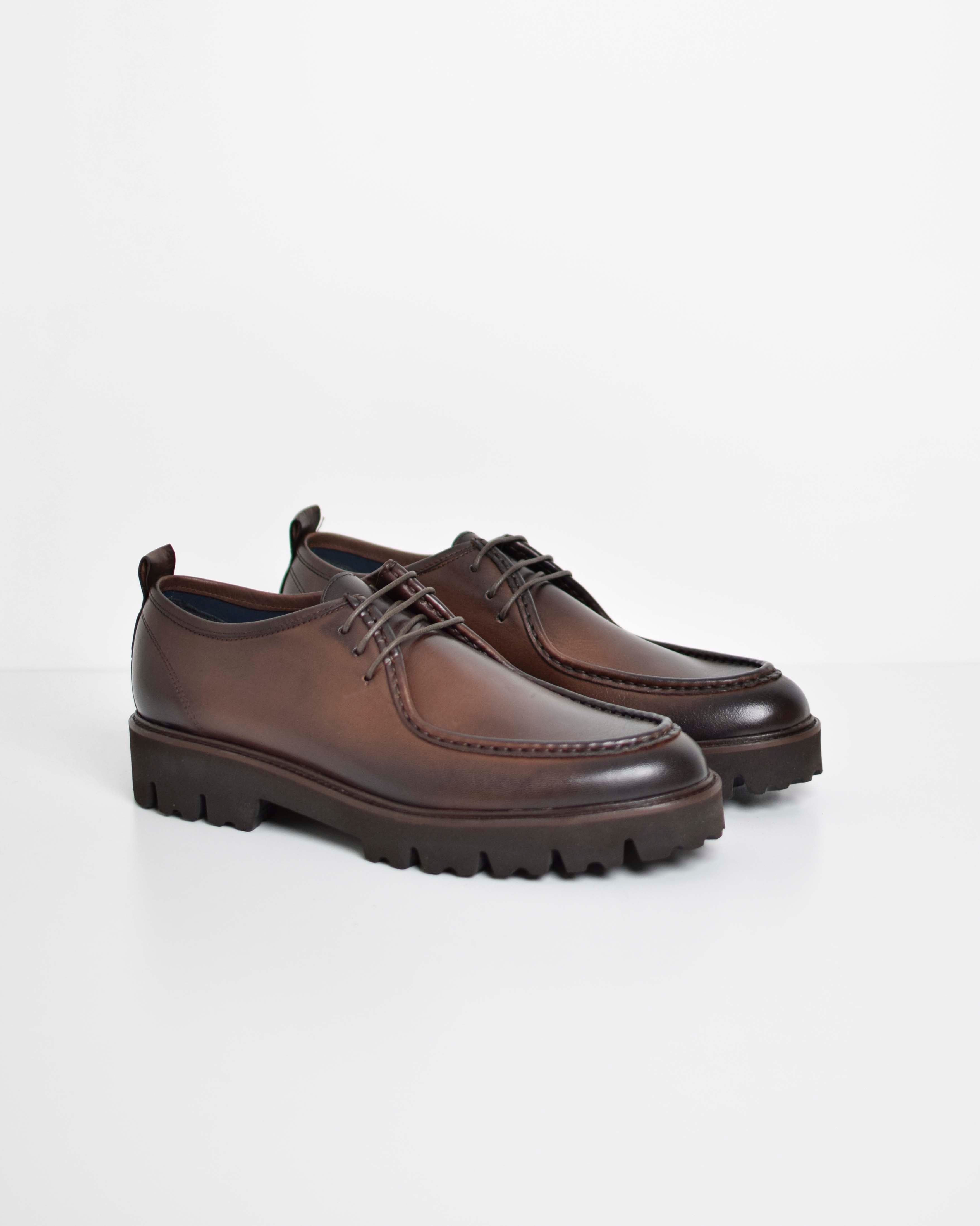 Leather engineer with track sole