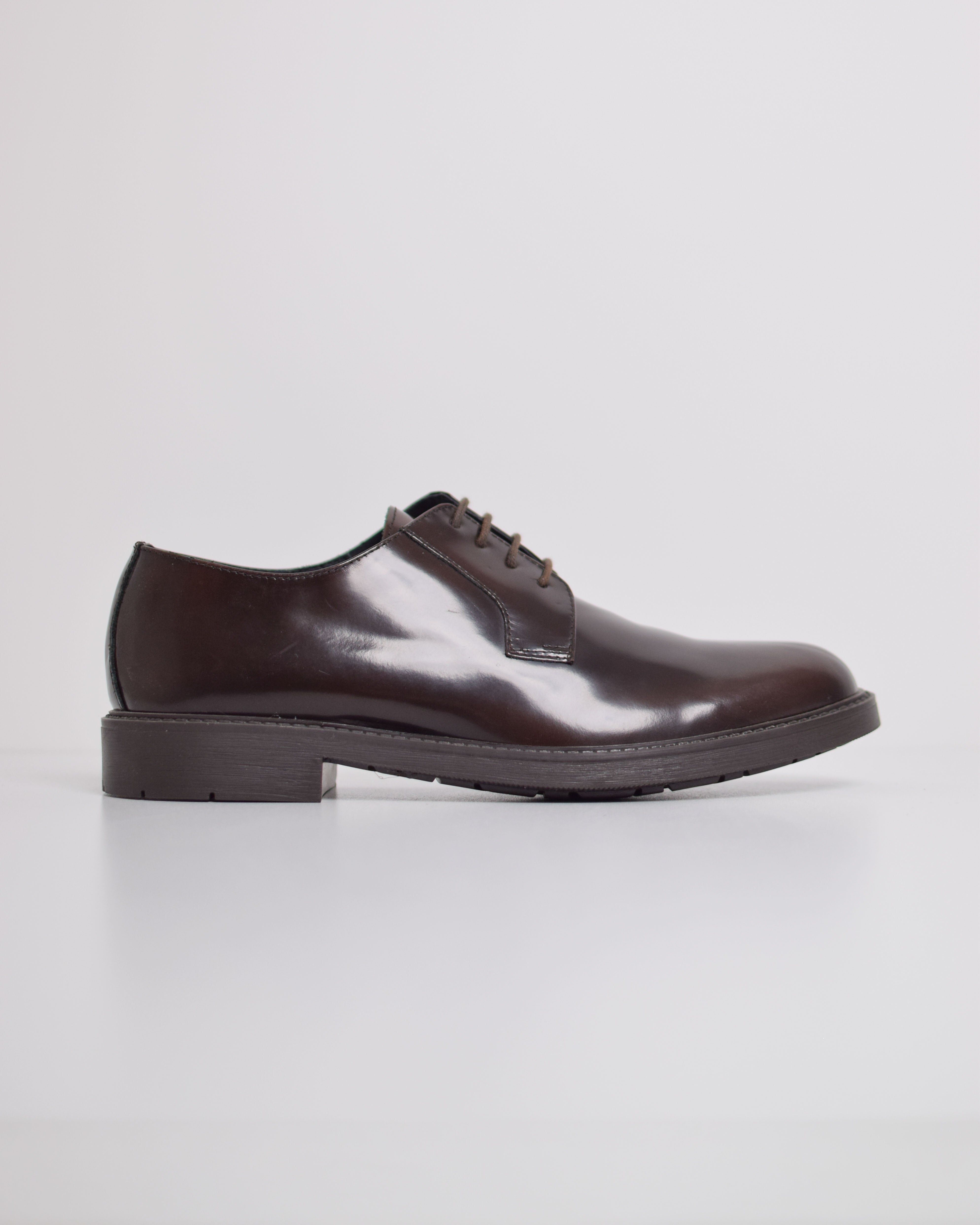 Stringate derby in pelle