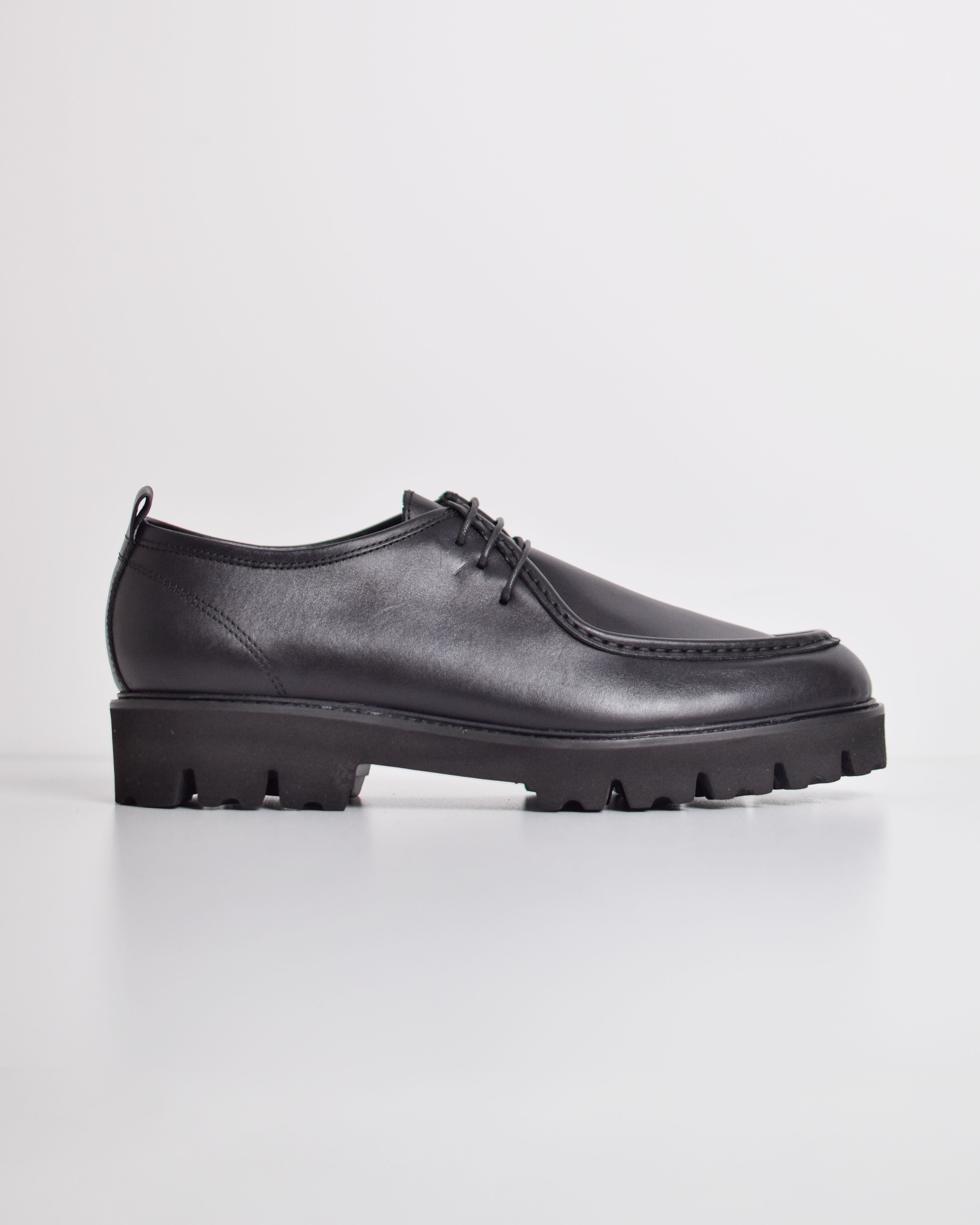 Leather engineer with track sole